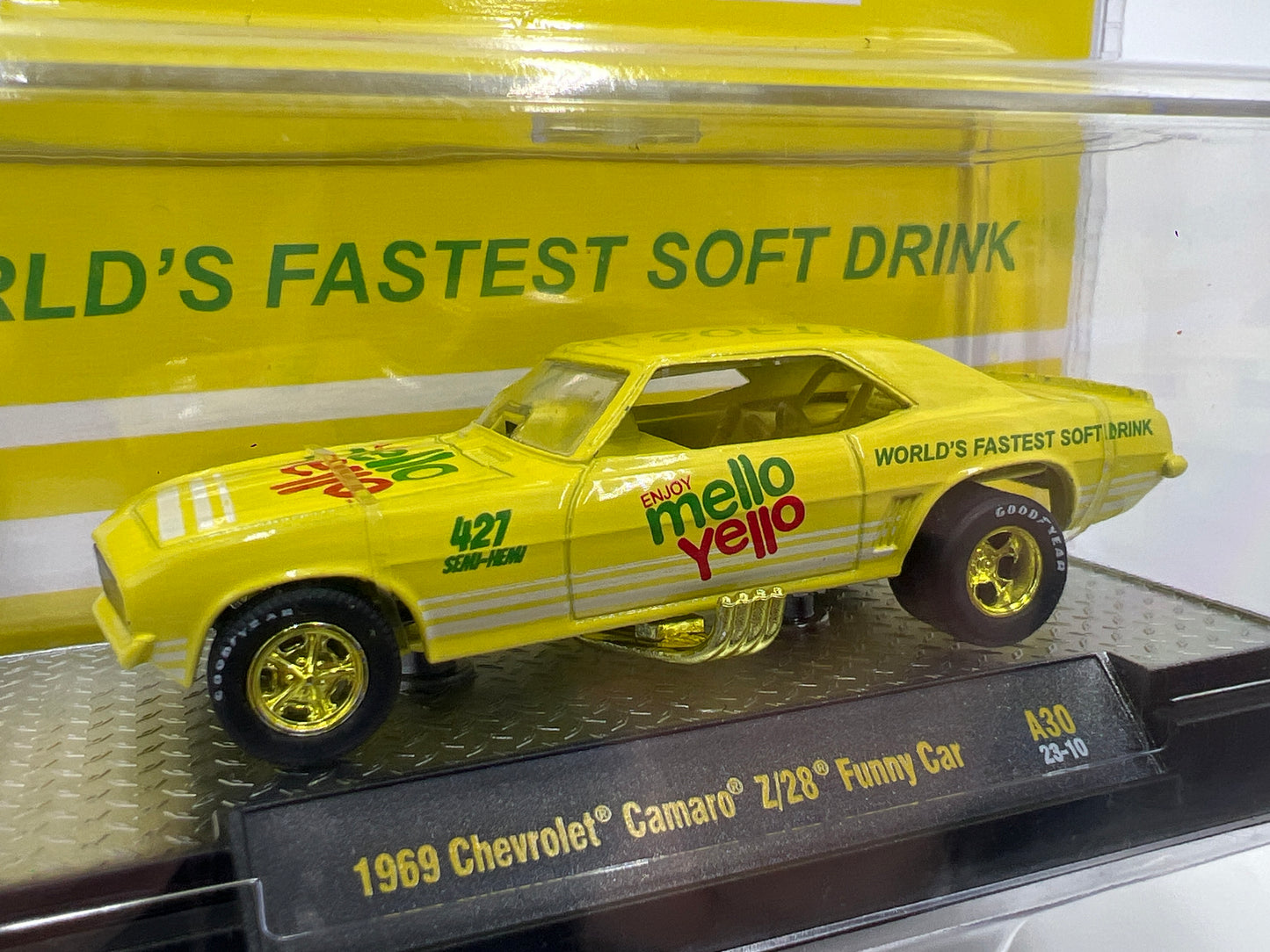 M2 Machines Coca Cola Mello Yello CHASE 1969 Chevrolet Camaro Z/28 Funny Car Yellow A30