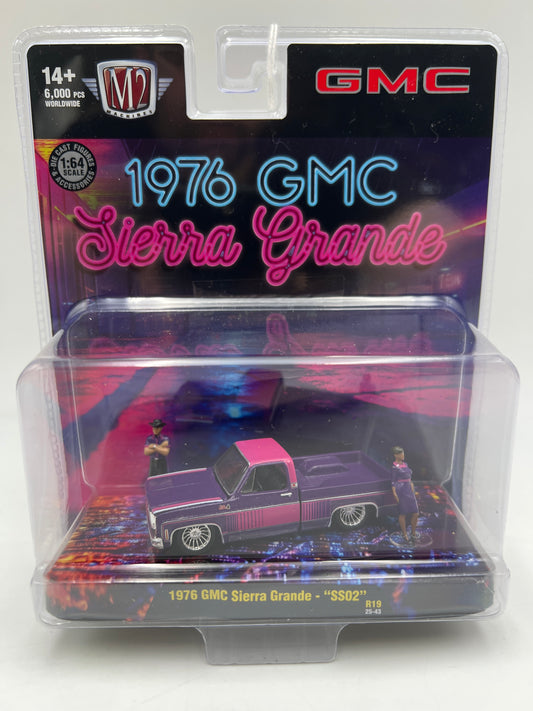 M2 Machines R19 Diorama 1976 GMC Sierra Grande SS02 Purple/Pink 195F