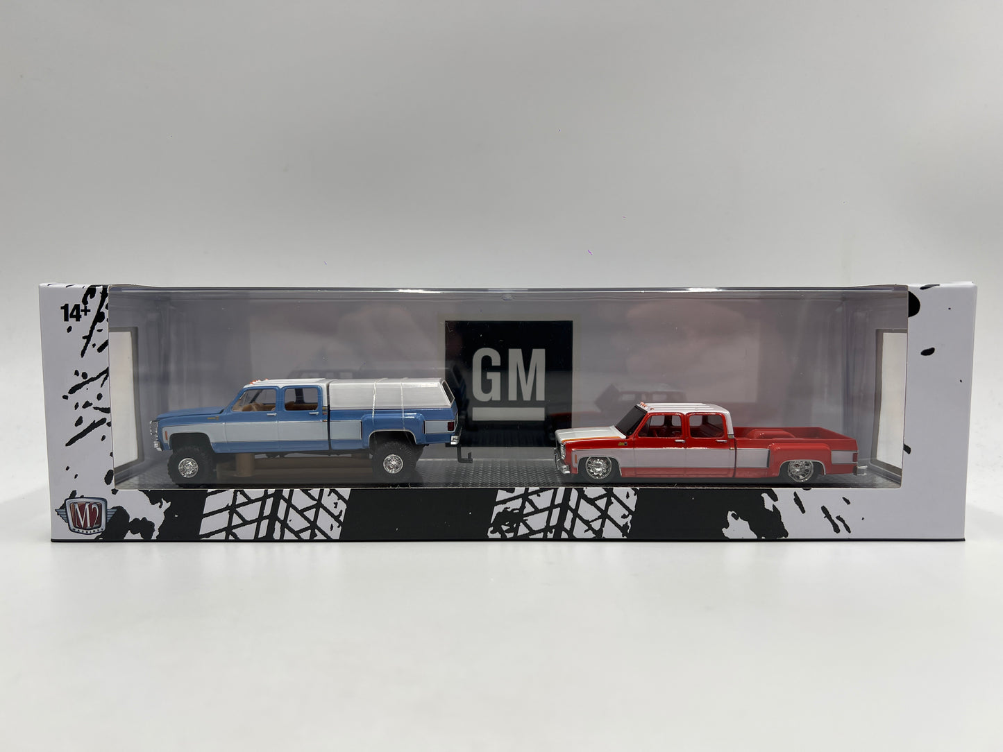 M2 Machines Auto Haulers R92 1975 Chevrolet Silverado 30 4x4 & 1976 GMC Sierra 3500