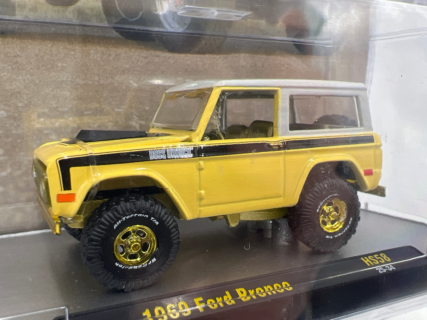 M2 Machines Hobby Exclusive CHASE 1969 Ford Bronco Yellow HS58
