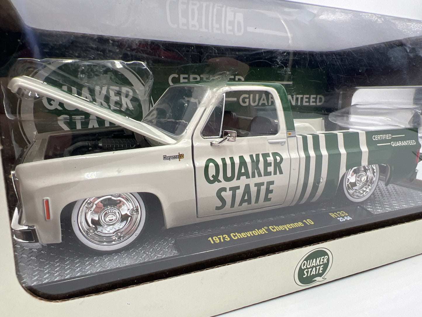 M2 Machines 1/24 Quaker State 1973 Chevrolet Cheyenne 10 Green/White R133 Bad Box