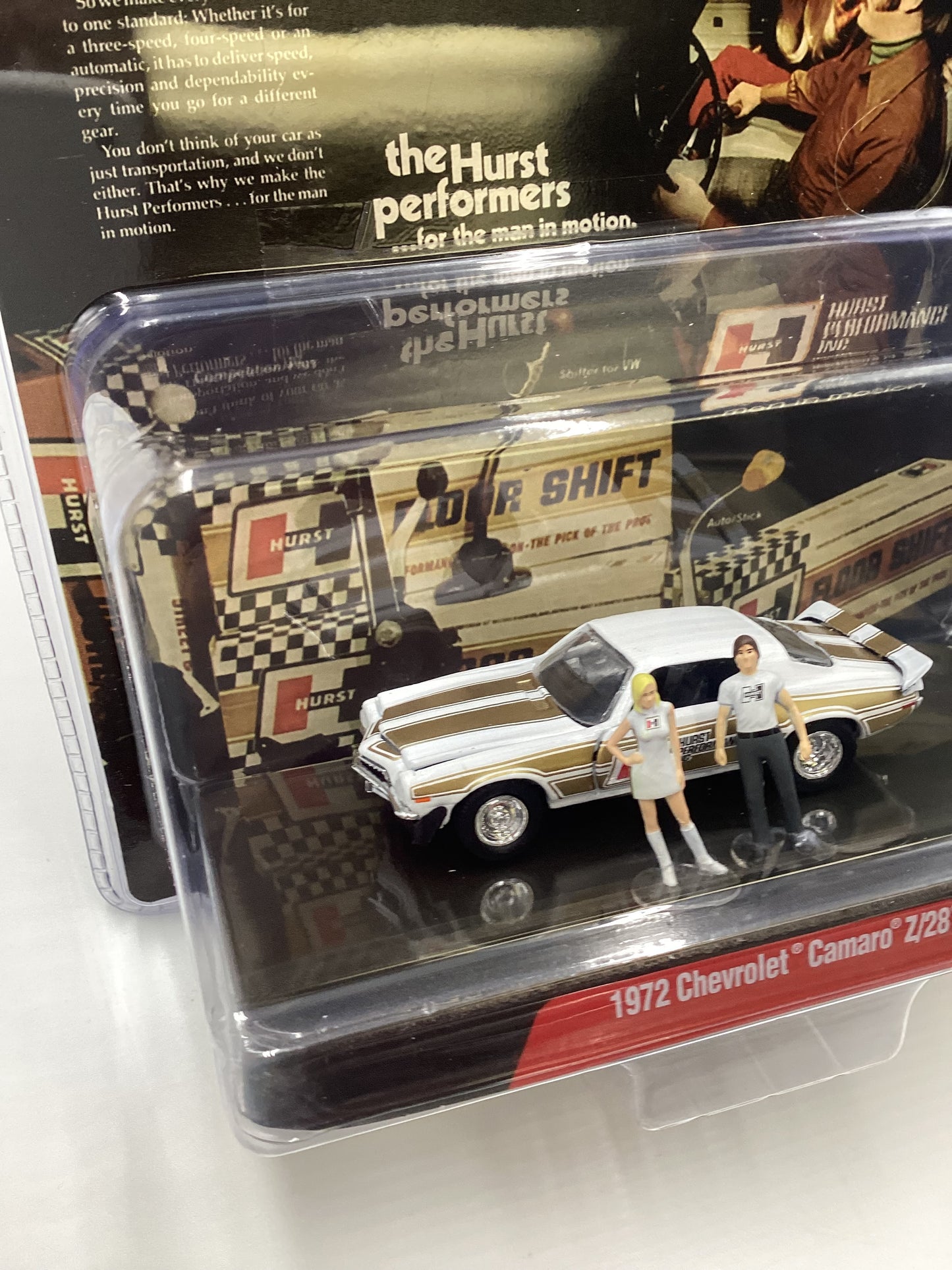 M2 Machines Diorama Hurst 1972 Chevrolet Camaro Z/28 R07 White 199D