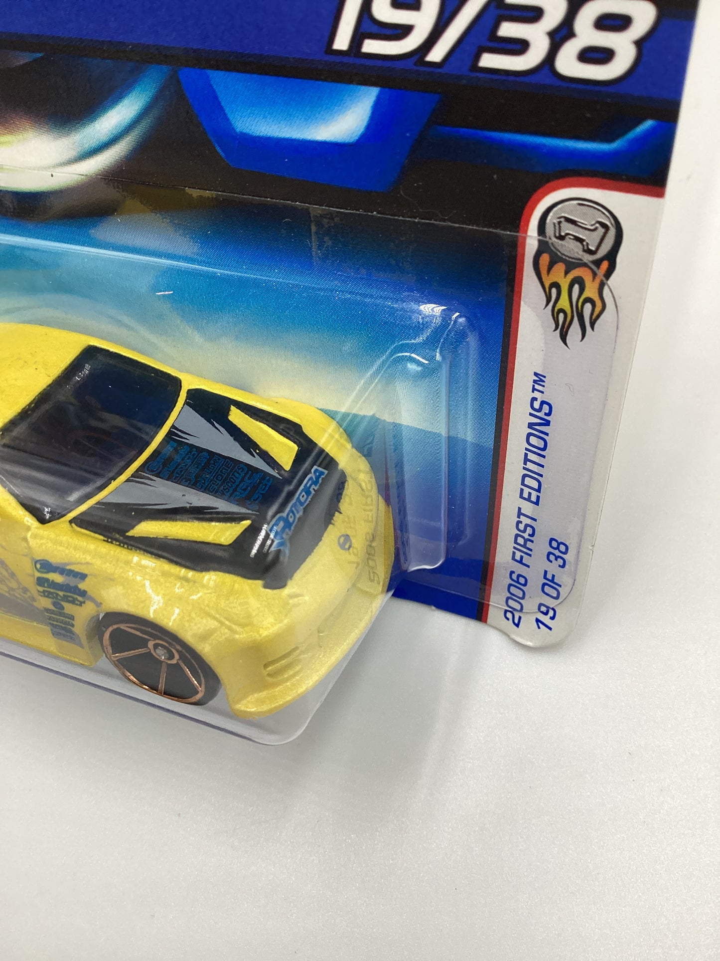 2006 Hot Wheels First Editions #019 Nissan Z Yellow FTE 82A