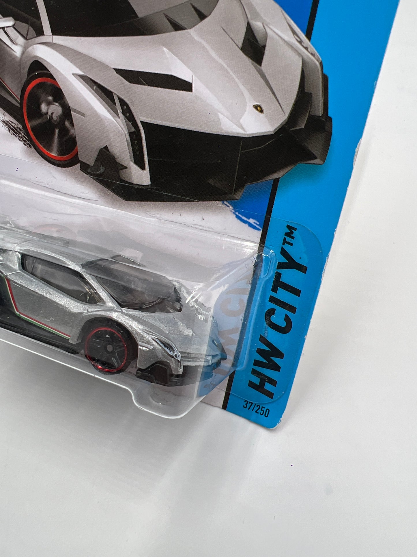 2014 Hot Wheels City #37 Lamborghini Veneno Silver 101B