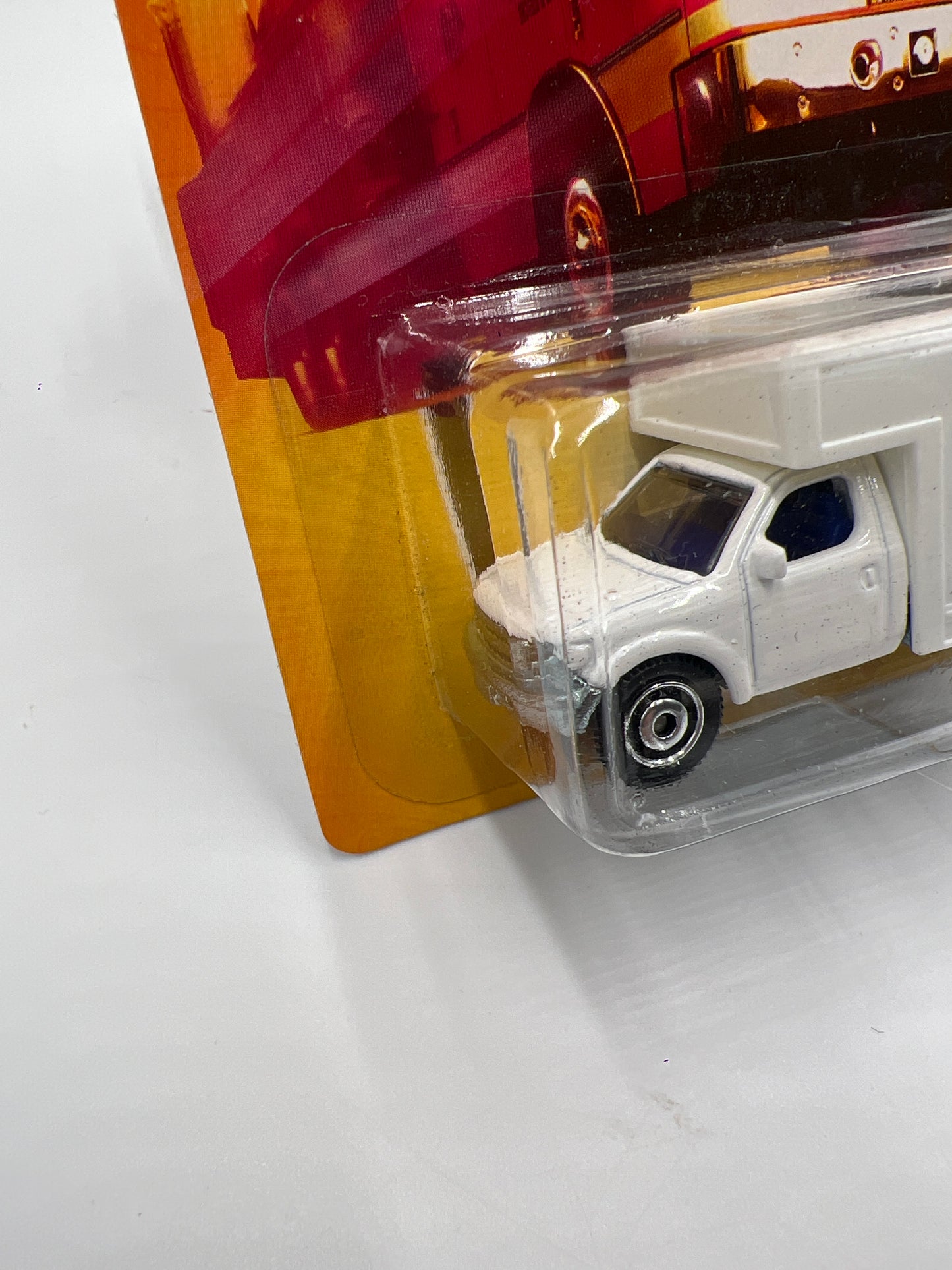 Matchbox #41 City Action MBX Mover Budget White 206E