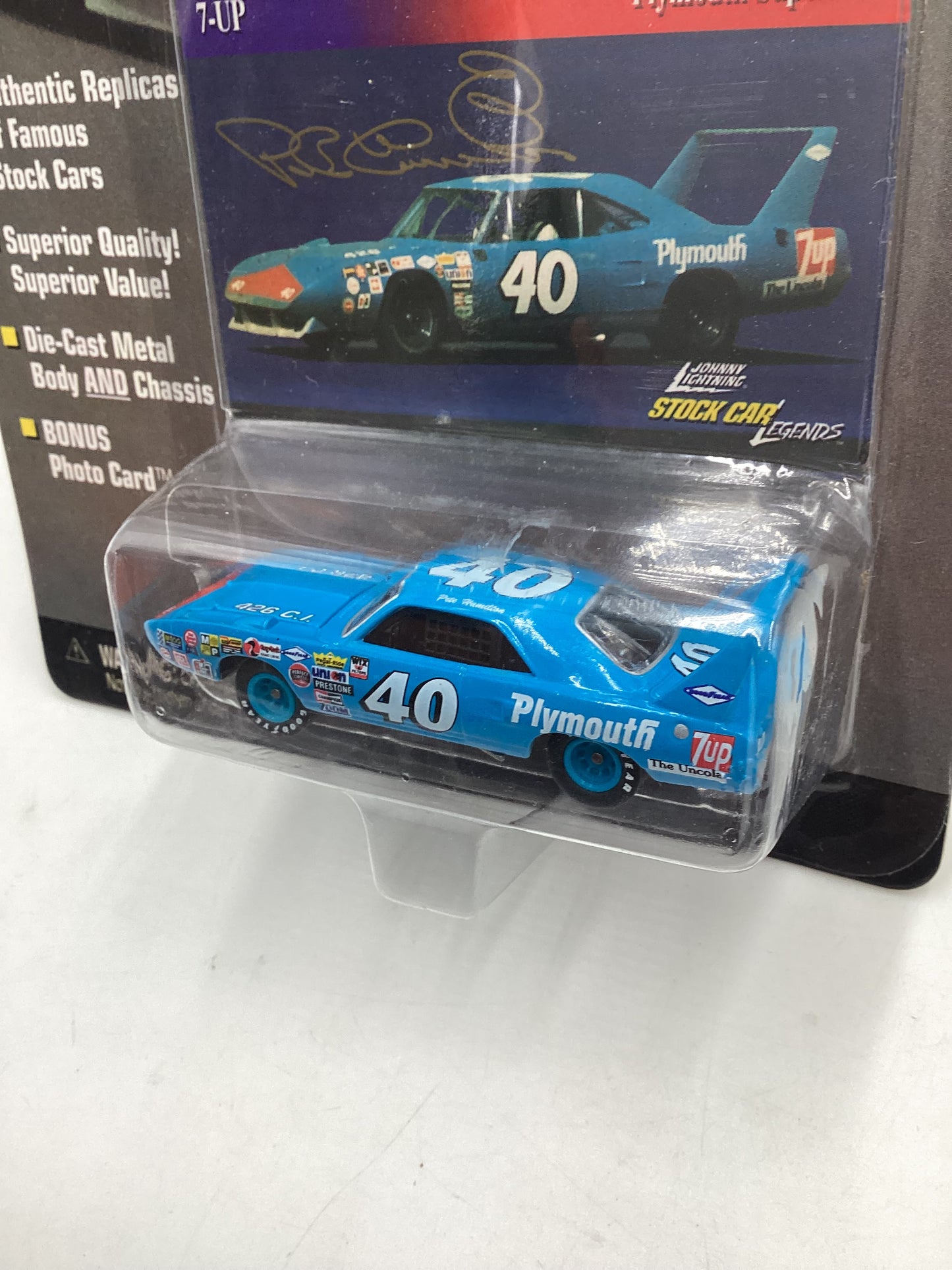 Johnny lightning Stock Car Legends #40 Pete Hamilton Plymouth Superbird 186B