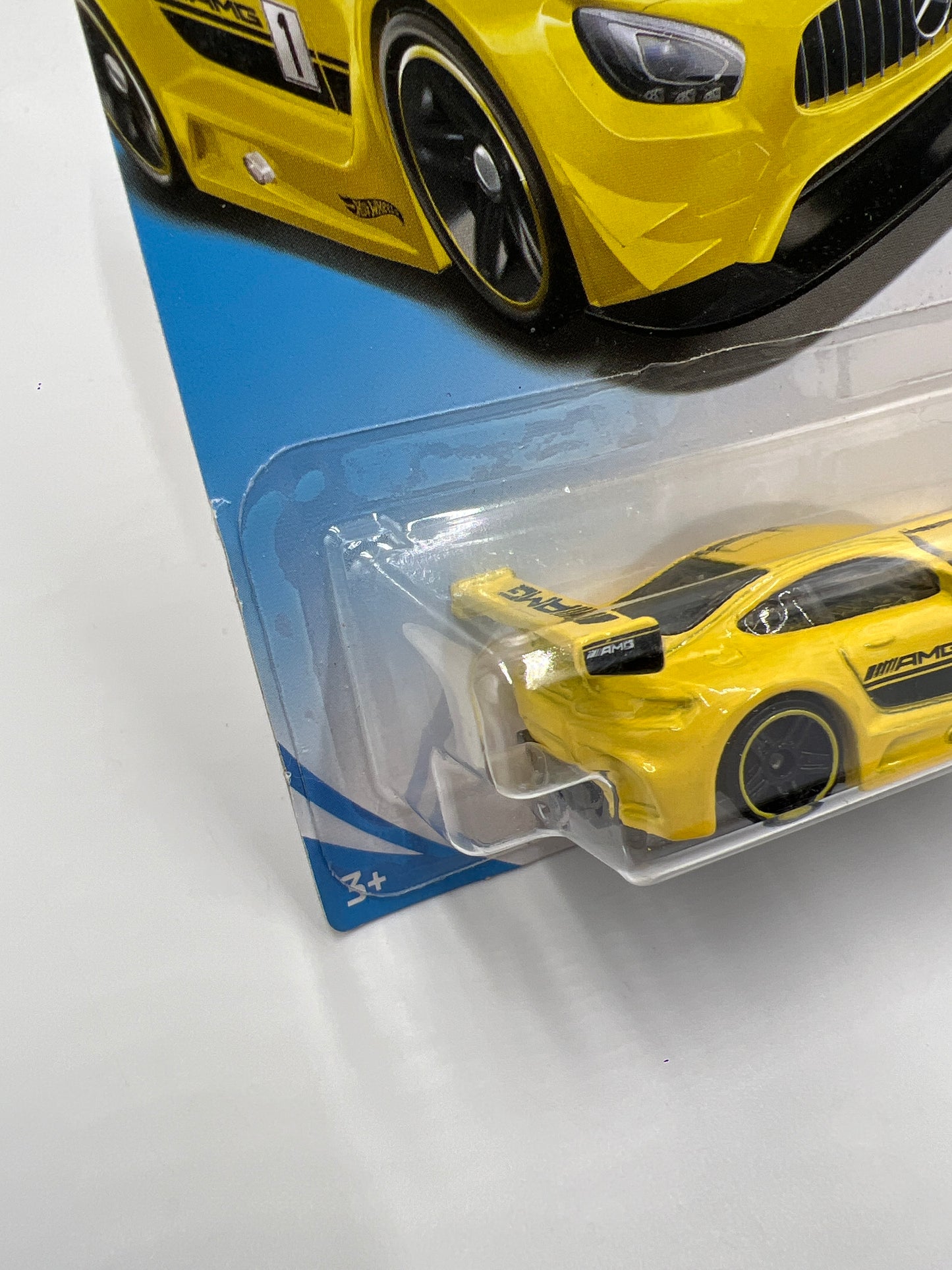 2019 Hot Wheels Race Day #74 16 Mercedes-AMG GT3 Yellow cracked blister 90G