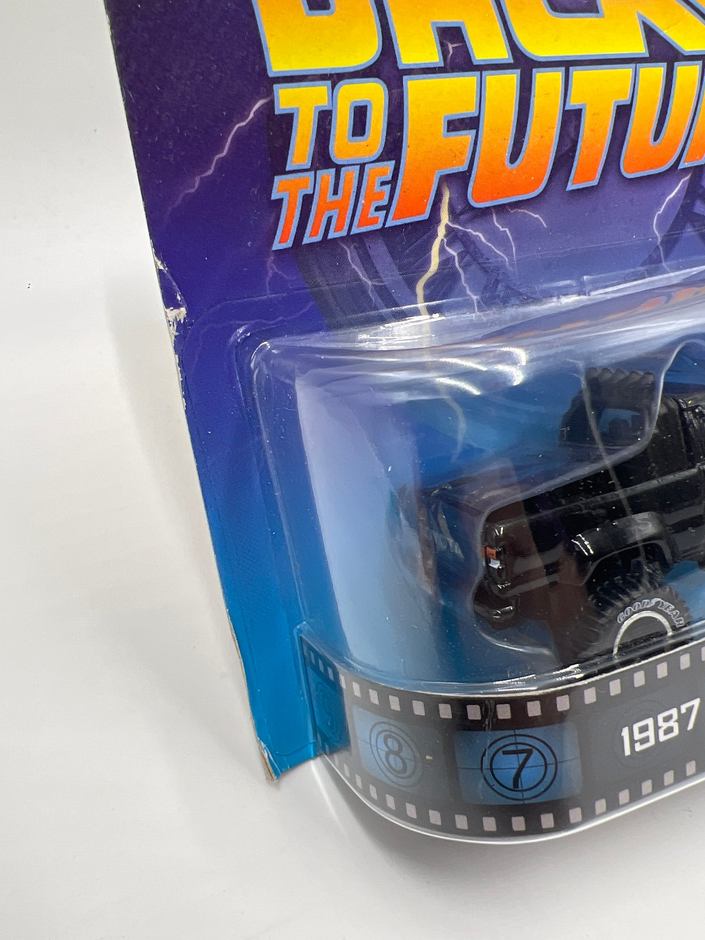 Hot Wheels Retro Entertainment Back To The Future 1987 Toyota Pickup Black W/Protector