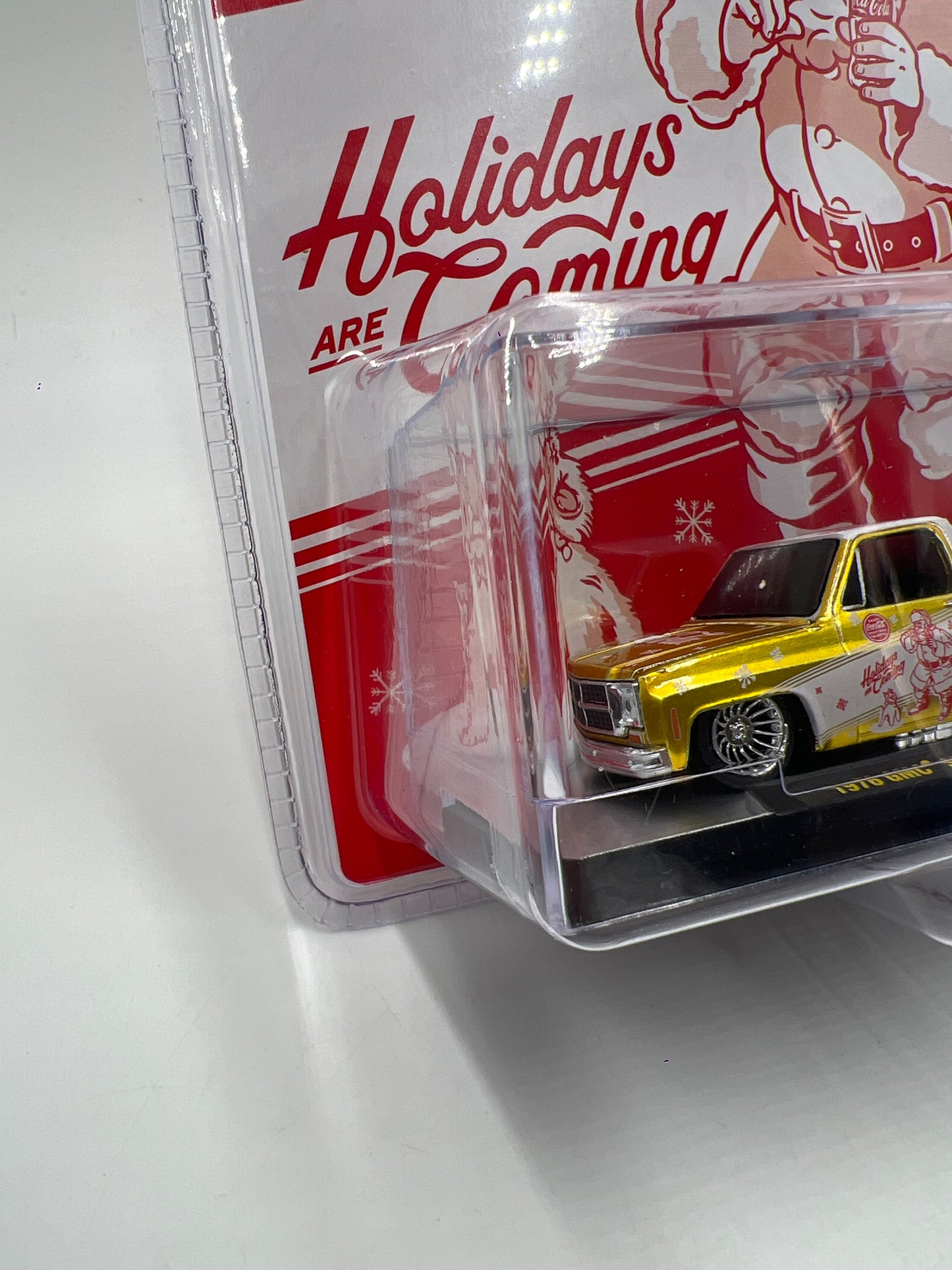 2025 M2 Machines Coca Cola Holidays 1976 GMC Sierra Grande 15 Custom Gold SK10 194B