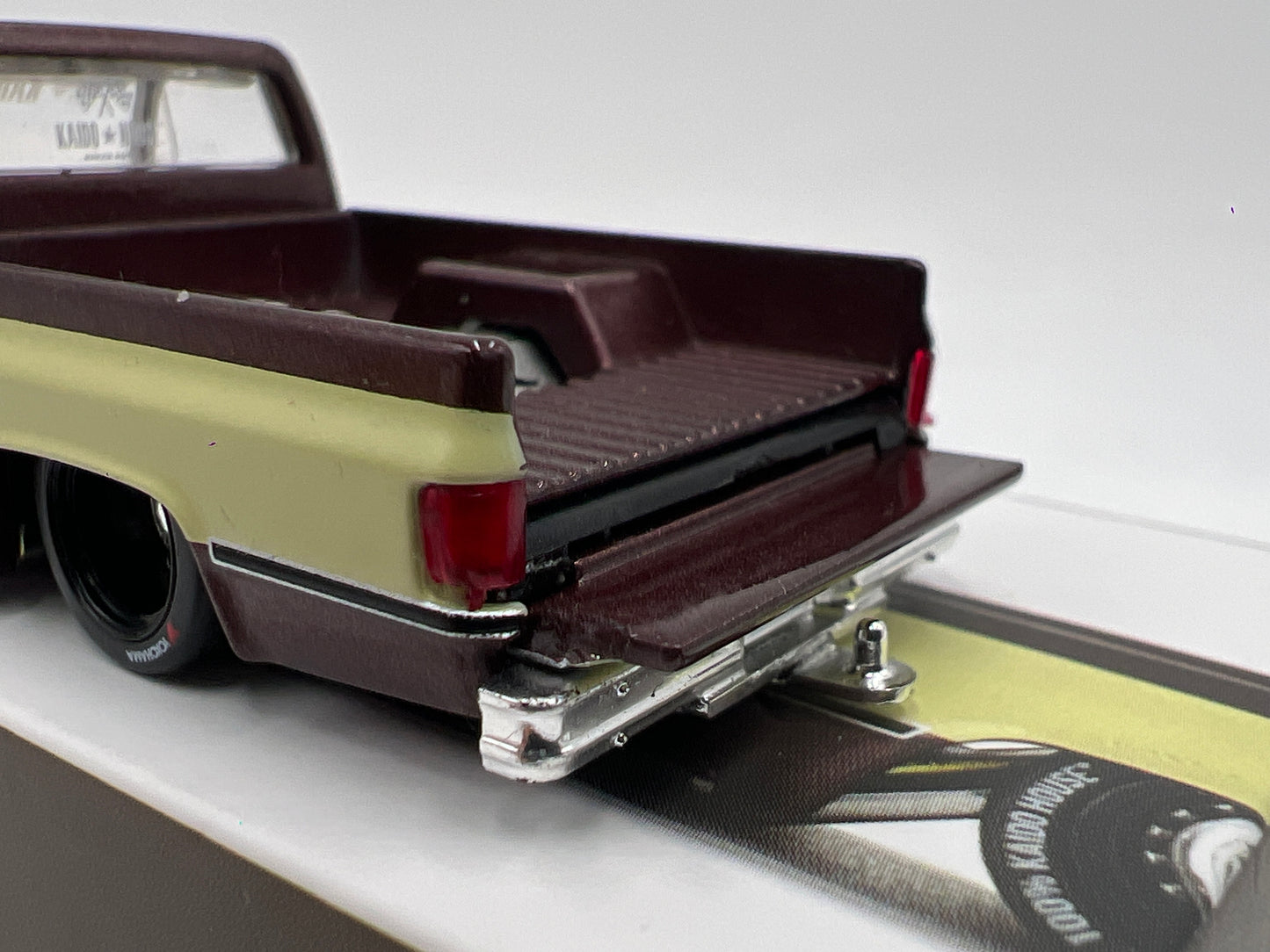 Mini GT x Kaido House #145 Chevrolet Silverado Kaido Vintage Spec V1