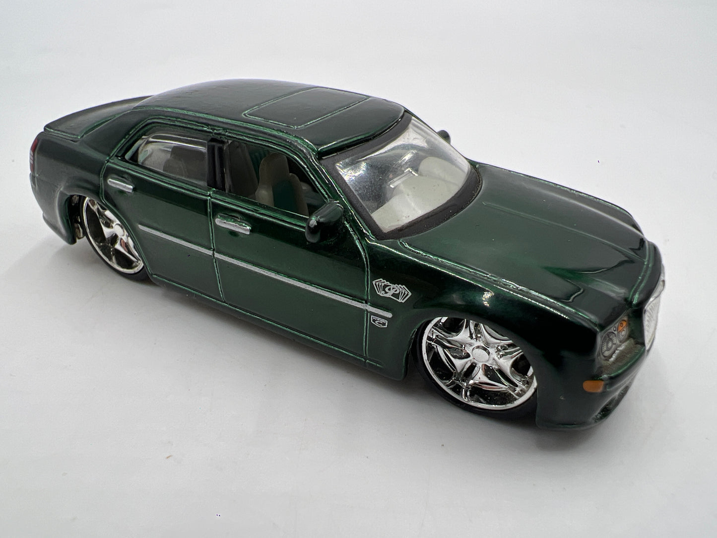 Maisto Playerz Luxury Collection 2005 Chrysler 300C Hemi Green Loose