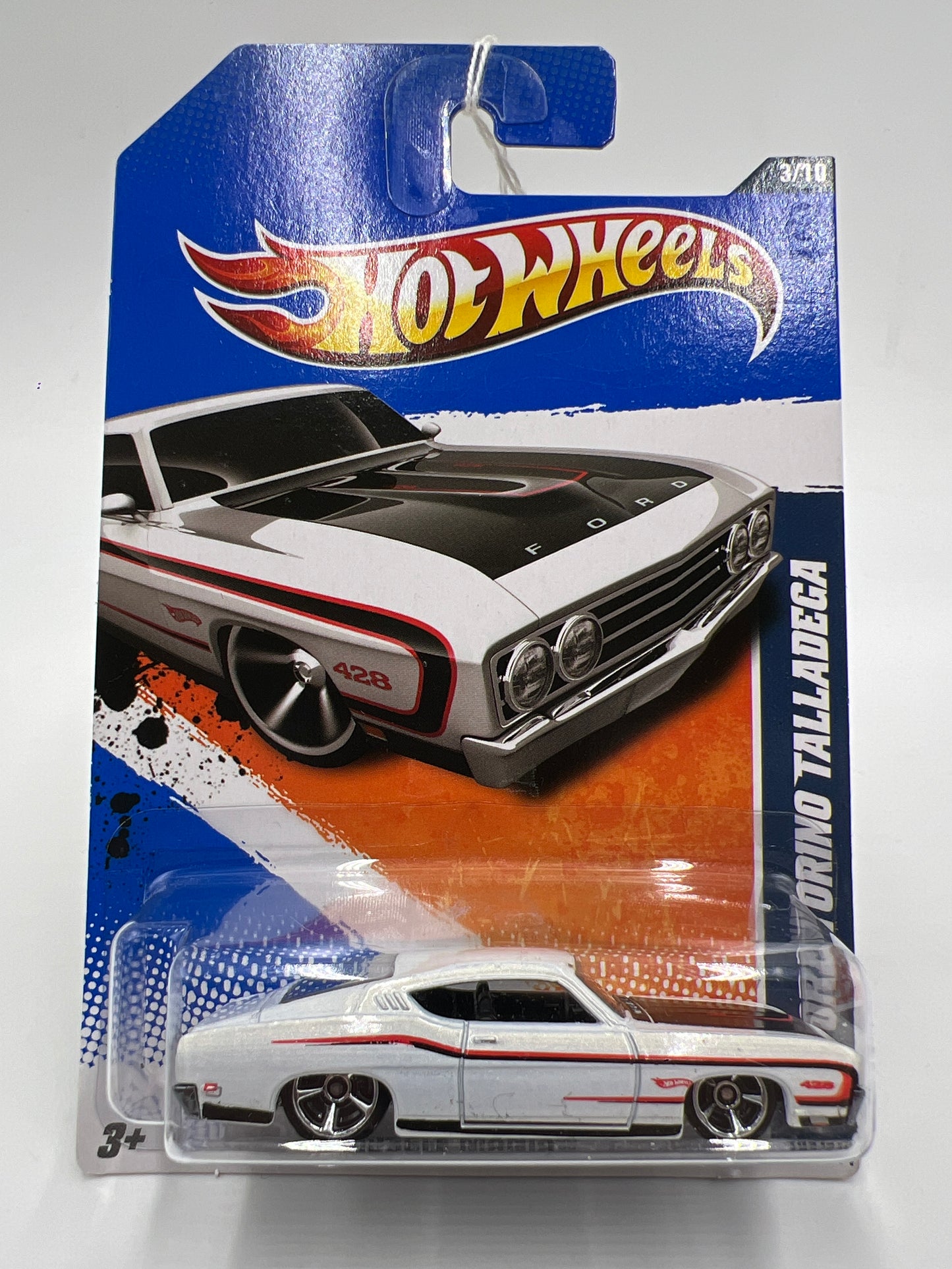 2011 Hot Wheels Muscle Mania #103 69 Ford Torino Talladega White 34B