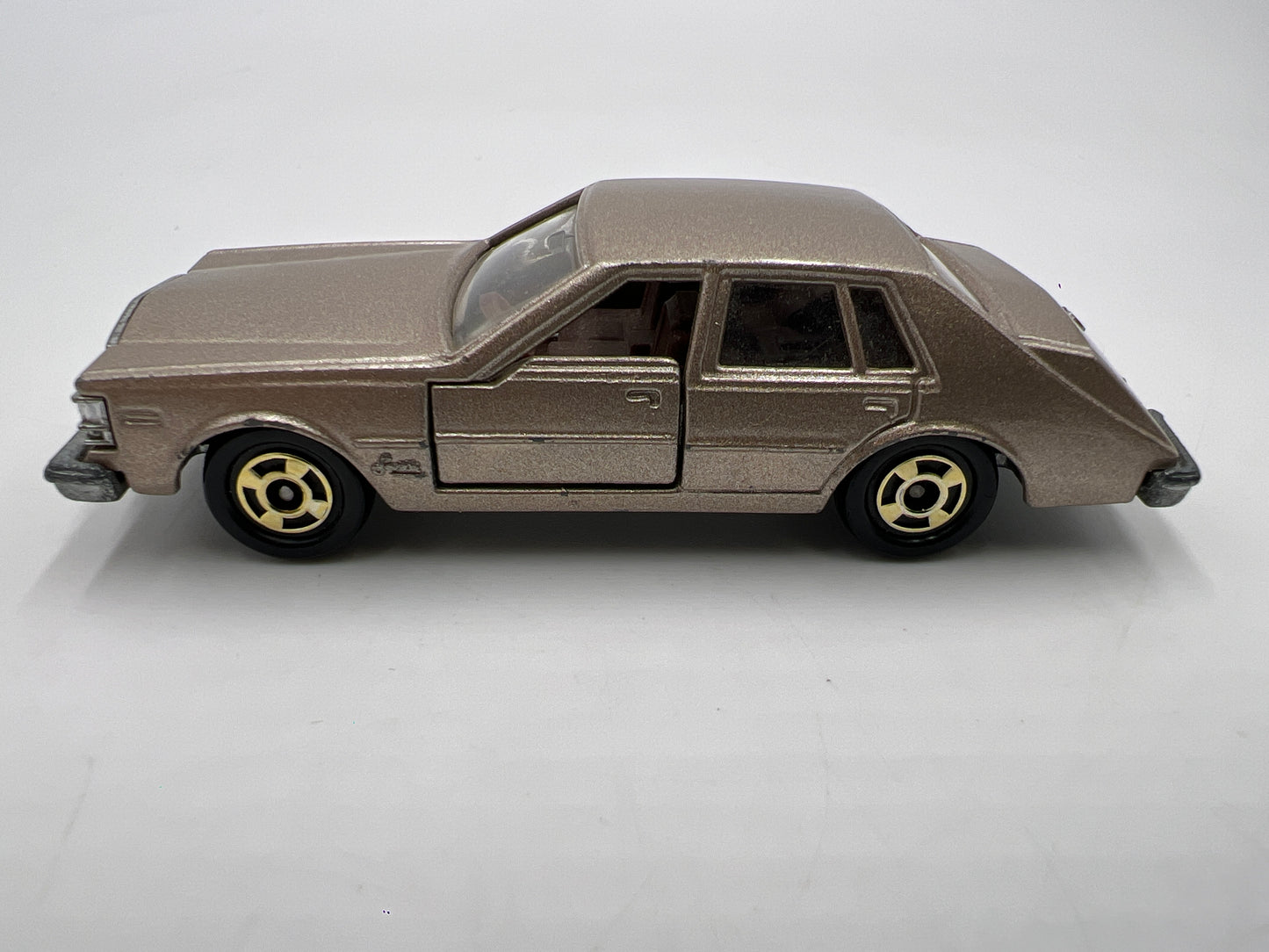 Tomica No. F45 Cadillac Seville Gold Loose