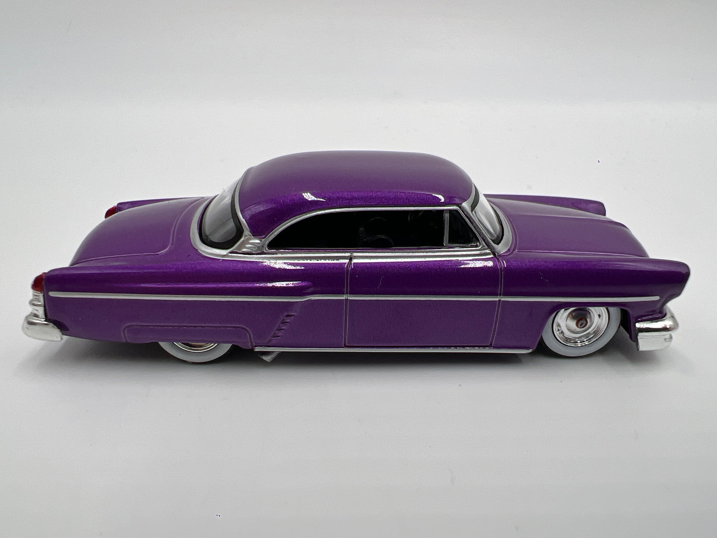 Mini GT Mijo Exclusives #757 Lincoln Capri Hot Rod 1954 Purple Opened