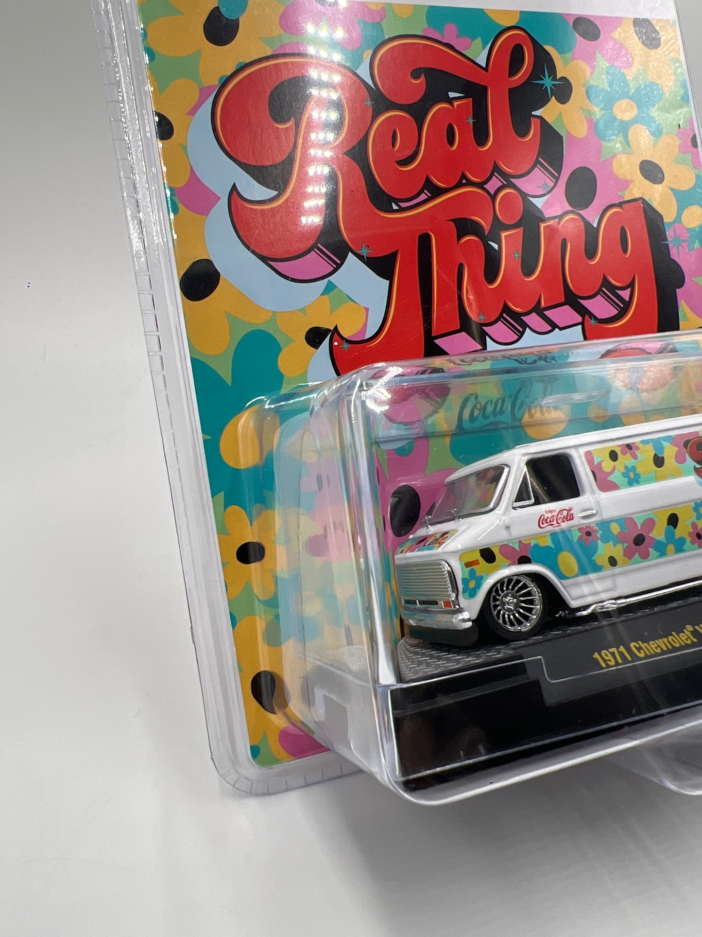 M2 Machines Coca Cola Real Thing 1971 Chevrolet Van G10 White A52 194D