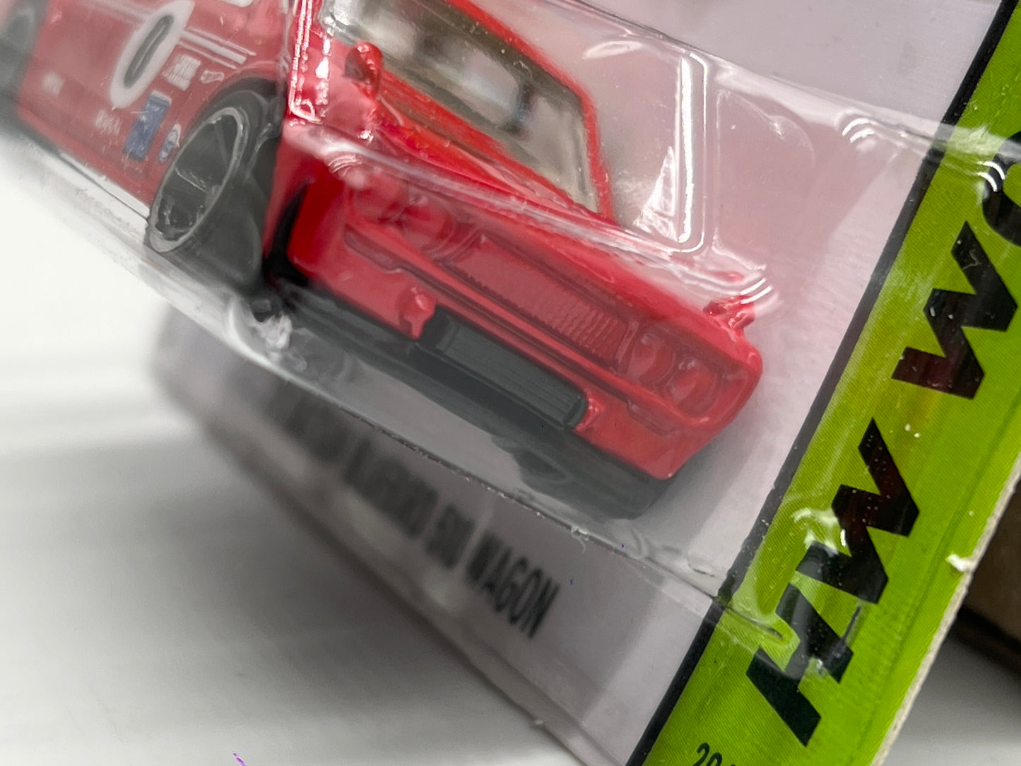 2014 Hot Wheels Workshop #206 71 Datsun Bluebird 510 Wagon Red *Mesh Grille* Card Not Perfect 88F