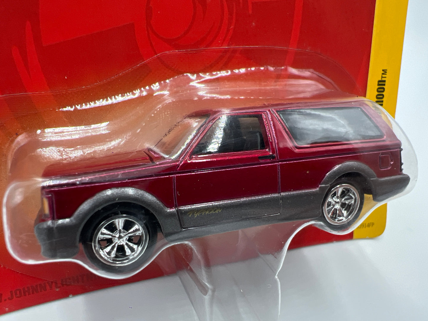 Johnny Lightning Release #10 1993 GMC Typhoon Red