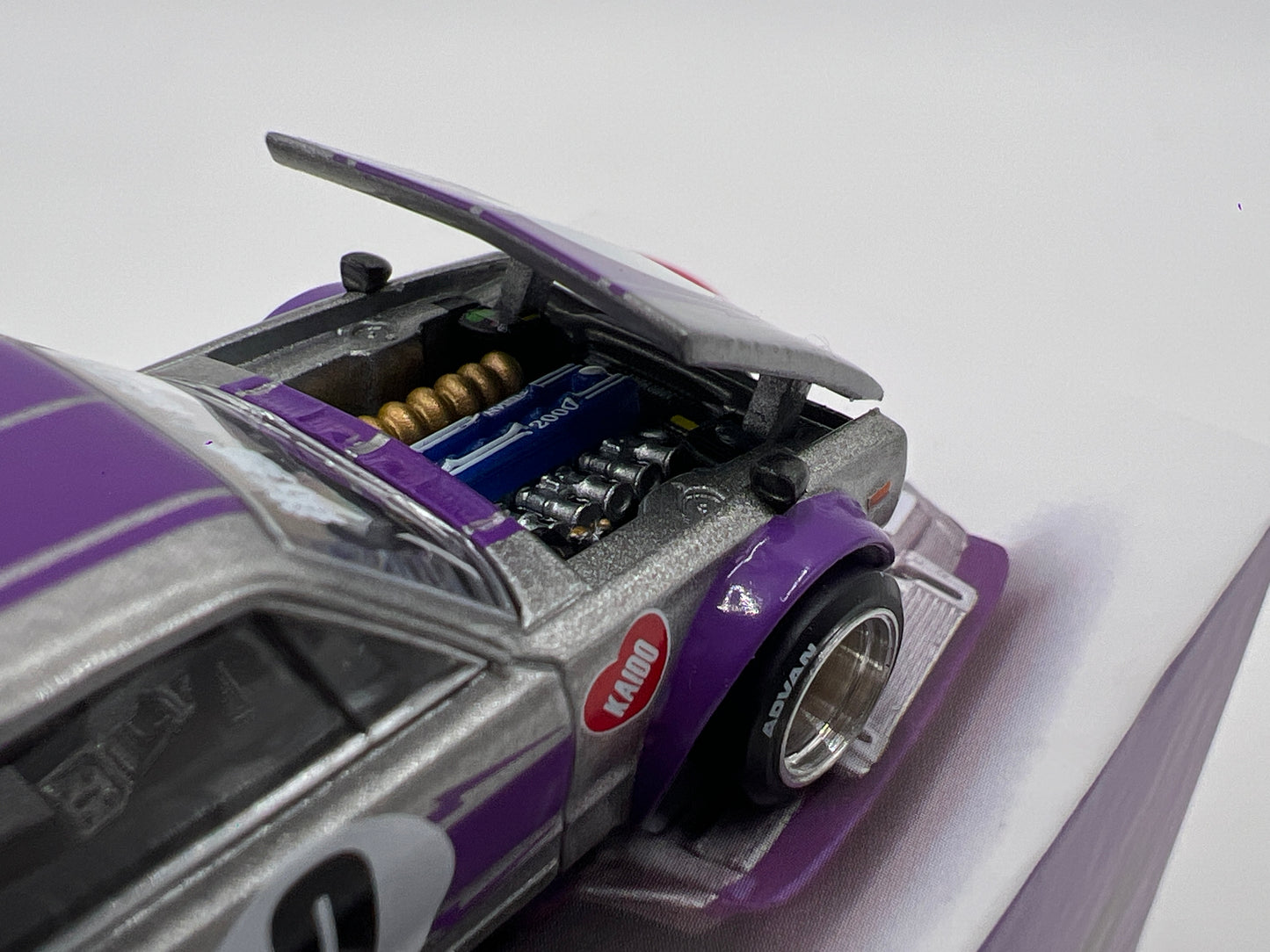 Mini GT Kaido House #165 Nissan Skyline 2000GT-R Kaido Works V1 Silver/Purple