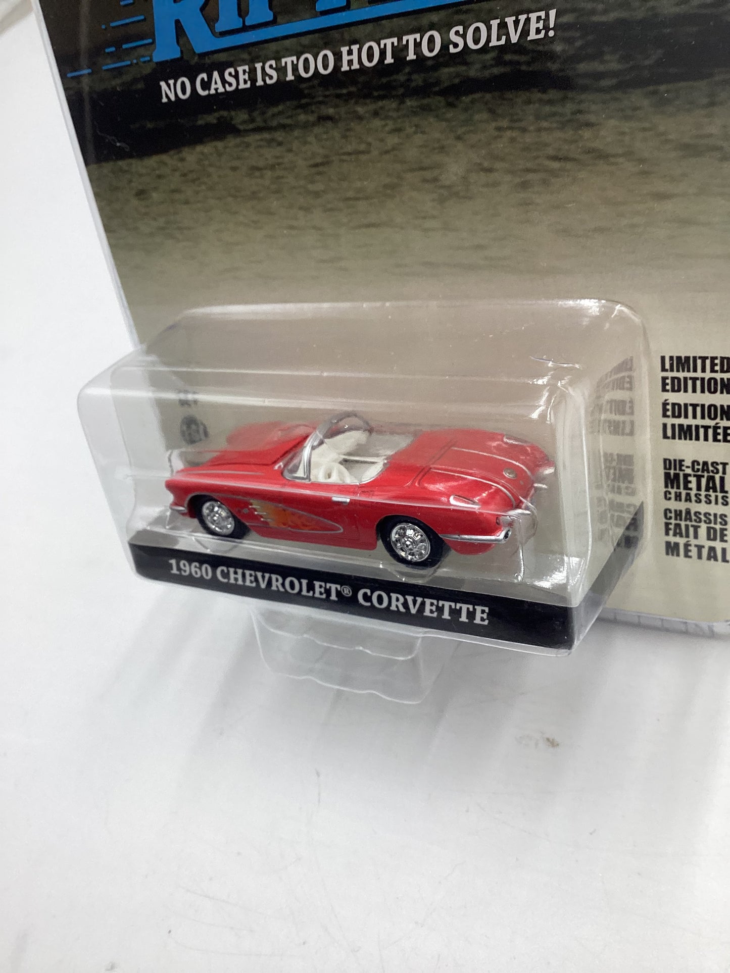 Greenlight Hollywood Series 34 Riptide 1960 Chevrolet Corvette Red 180E