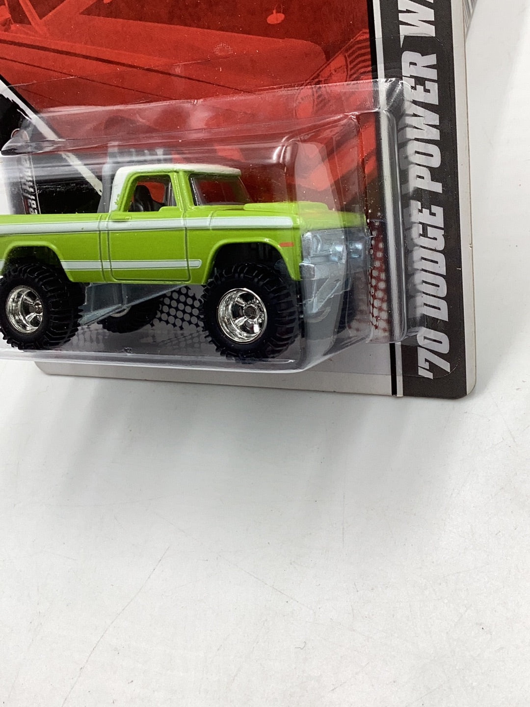 Hot wheels garage 70 Dodge Power Wagon RARE green with protector