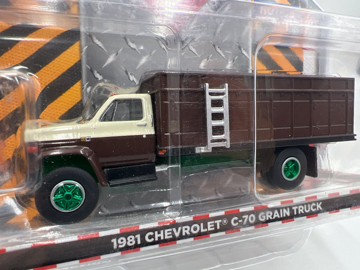 Greenlight SD Trucks Series 17 CHASE 1981 Chevrolet C-70 Grain Truck