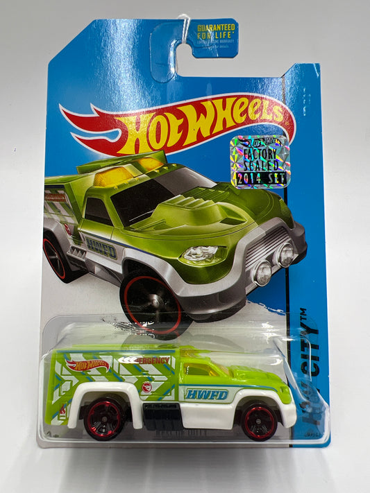 2014 Hot Wheels Treasure Hunt #47 Rescue Duty Green Factory Sealed 276D