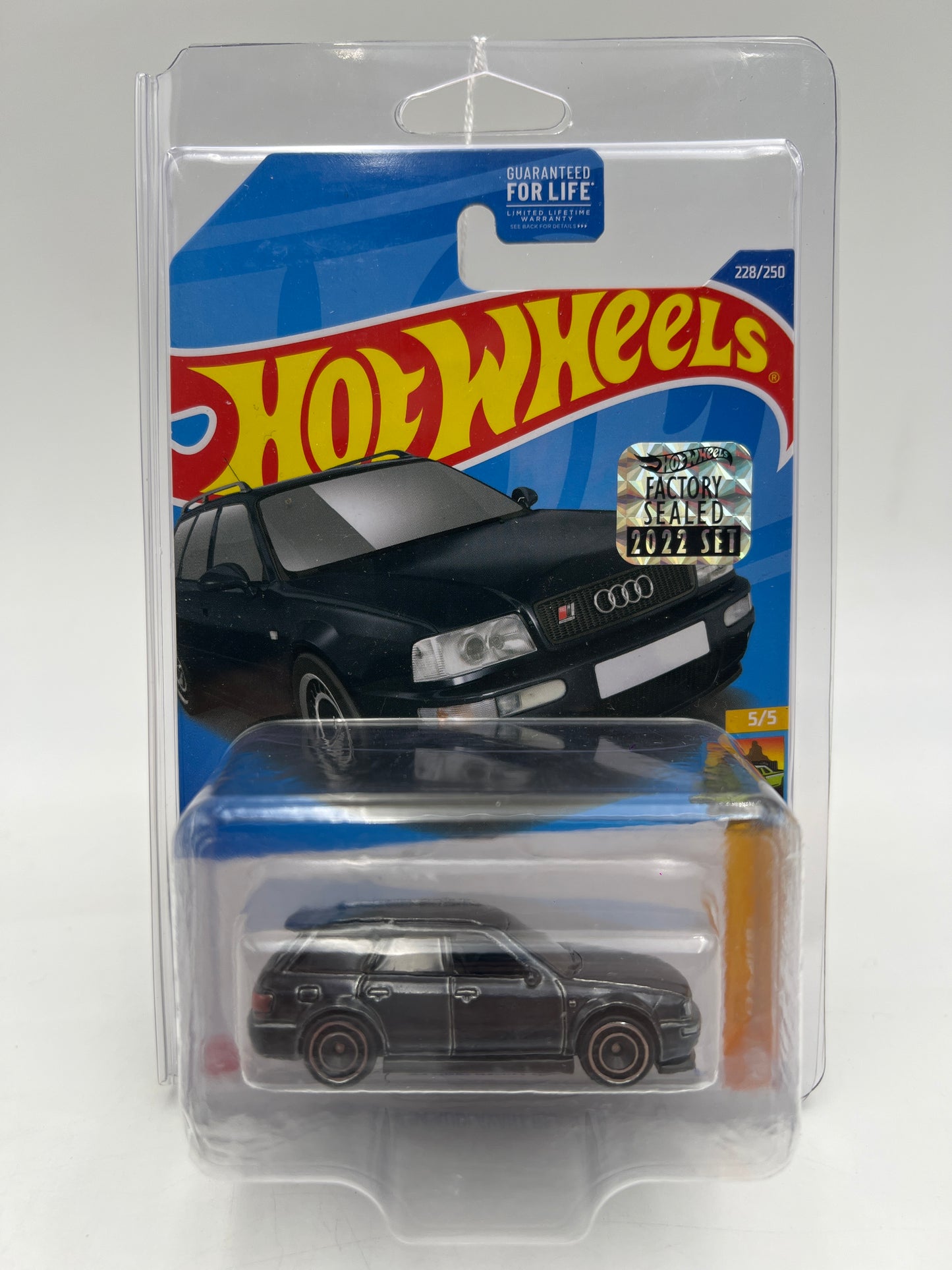 2022 Hot Wheels Factory Sealed Super Treasure Hunt #228 94 Audi Avant RS2 Black W/Protector