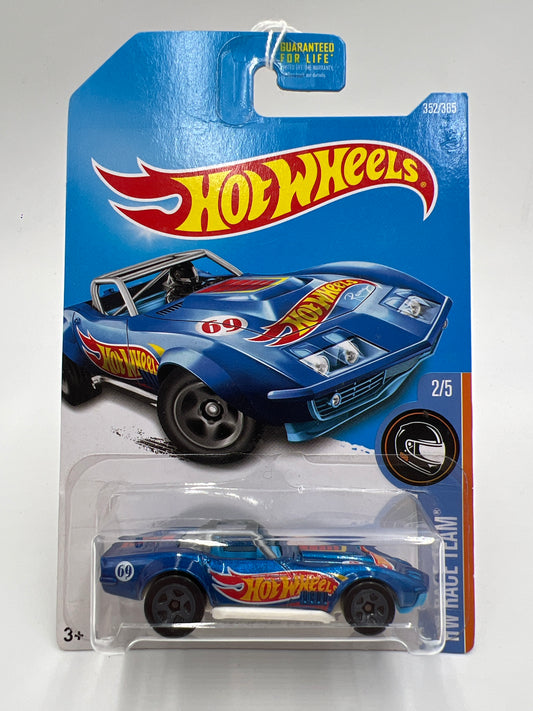 2017 Hot Wheels Race Team #352 69 Corvette Racer Blue 8C