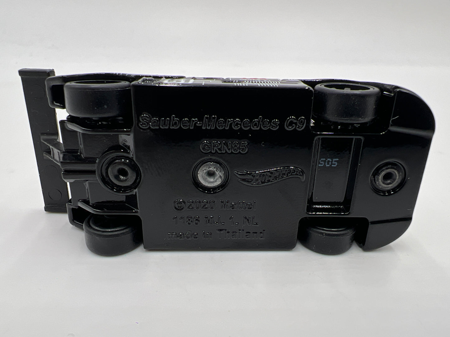 Hot Wheels 1/64 Premium Diorama Set Sauber-Mercedes C9 Black Loose