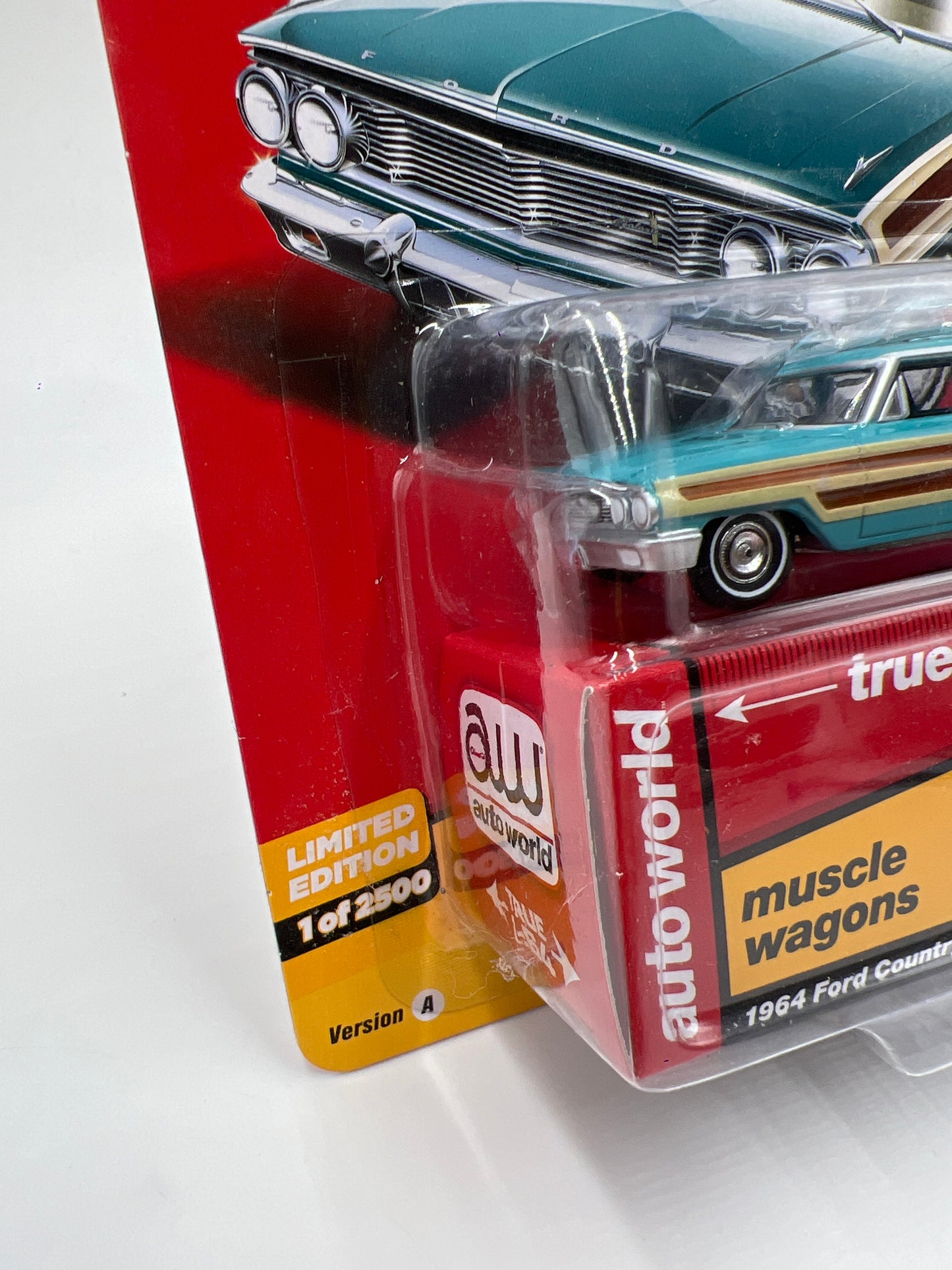 Auto World Muscle Wagons Release 1 Version A 1964 Ford Country Squire Blue