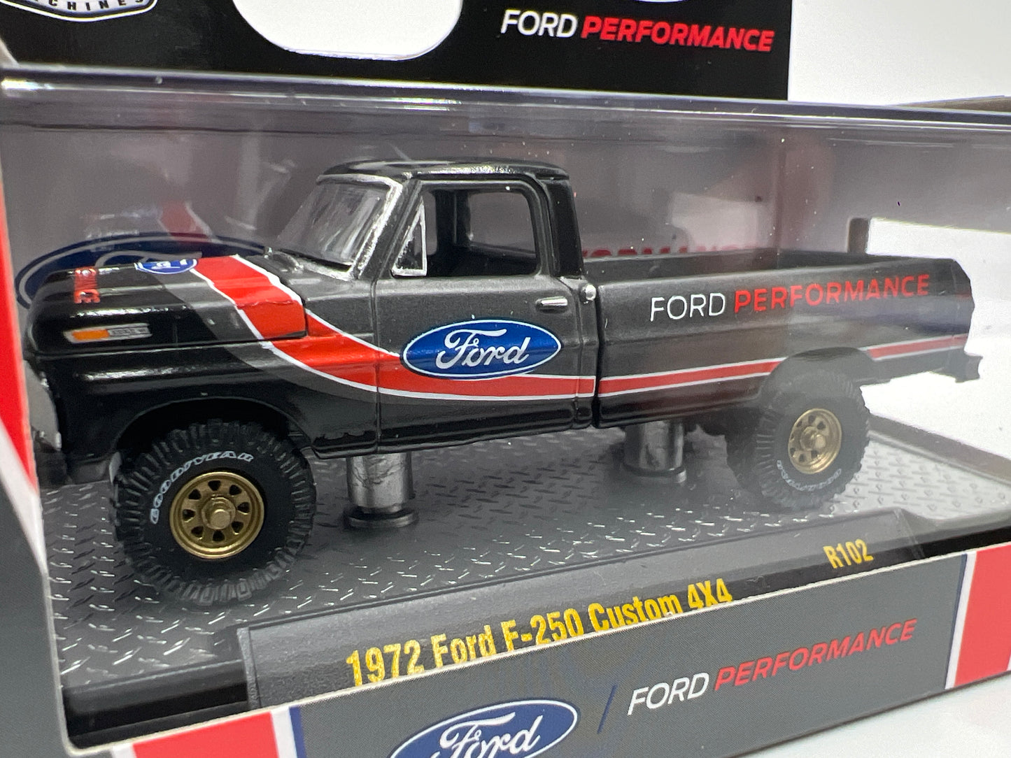 2025 M2 Machines 1972 Ford F-250 Custom 4x4 R102