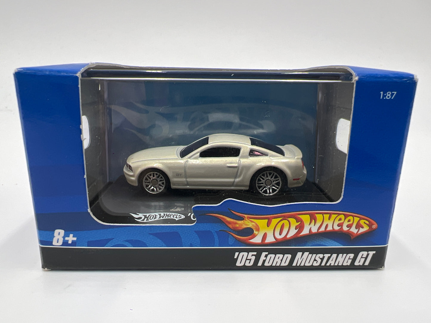 Hot Wheels 1:87 Scale 05 Ford Mustang GT White