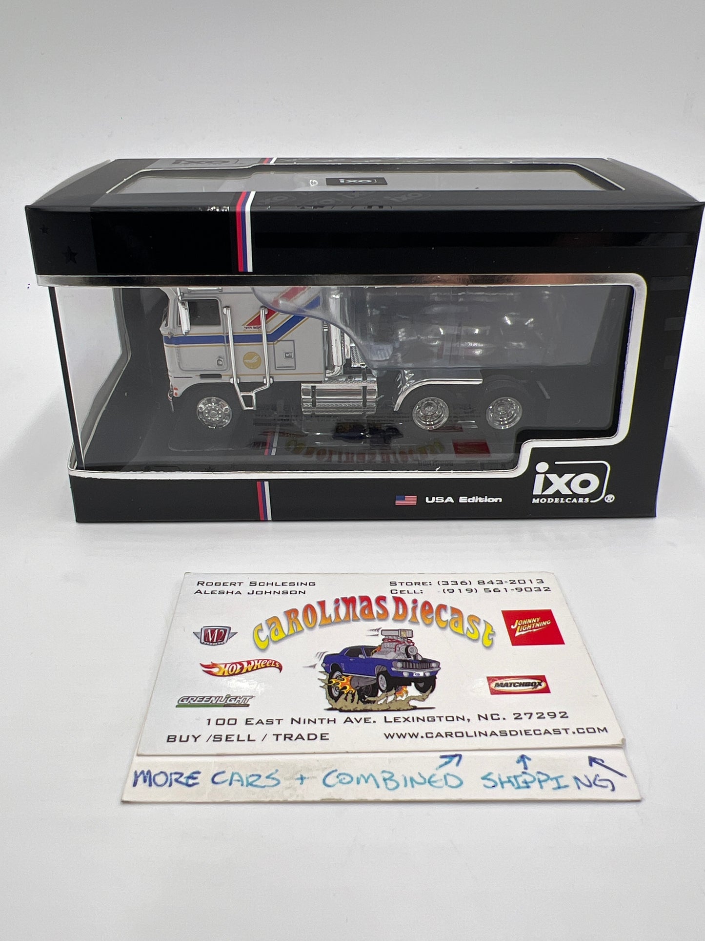 IXO Models 1/64 USA Edition Kenworth K100 Aerodyne White