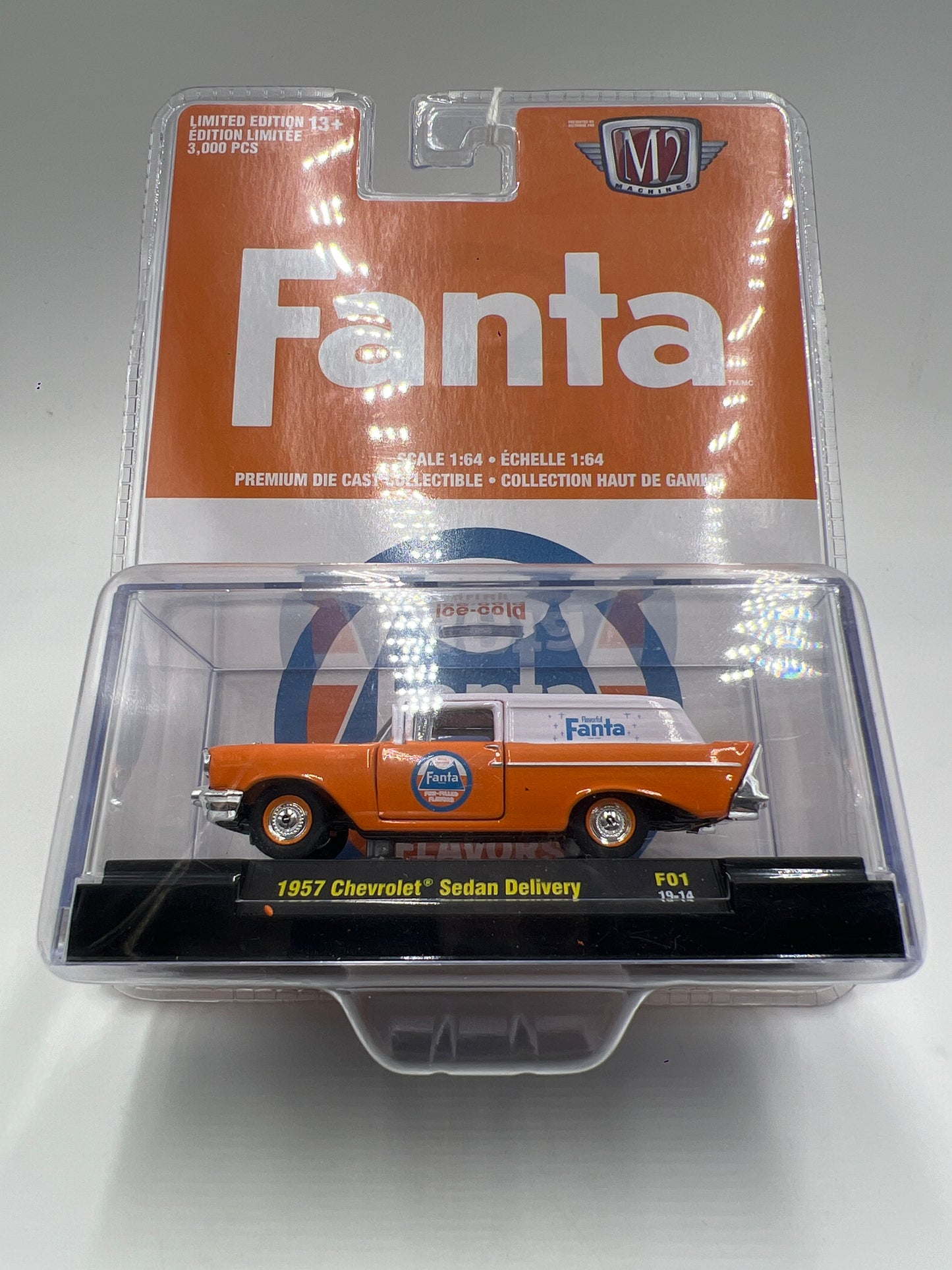 M2 Machines Fanta 1957 Chevrolet Sedan Delivery Orange/White F01 194G