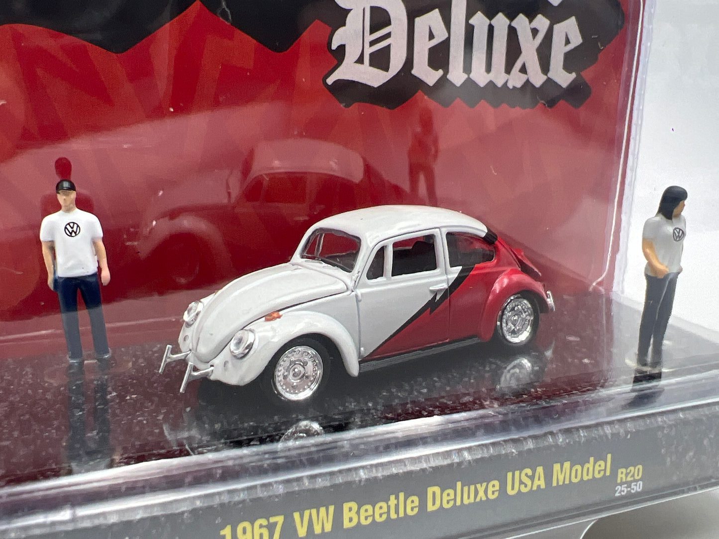 M2 Machines Diorama R20 1967 VW Beetle Deluxe USA Model