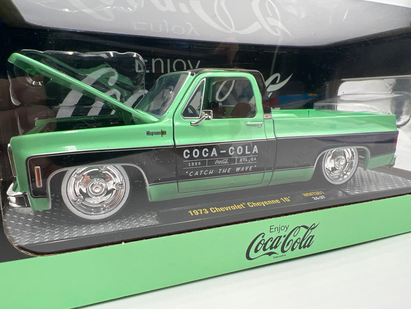 M2 Machines 1/24 Coca Cola 1973 Chevrolet Cheyenne 10 Green WMTS01
