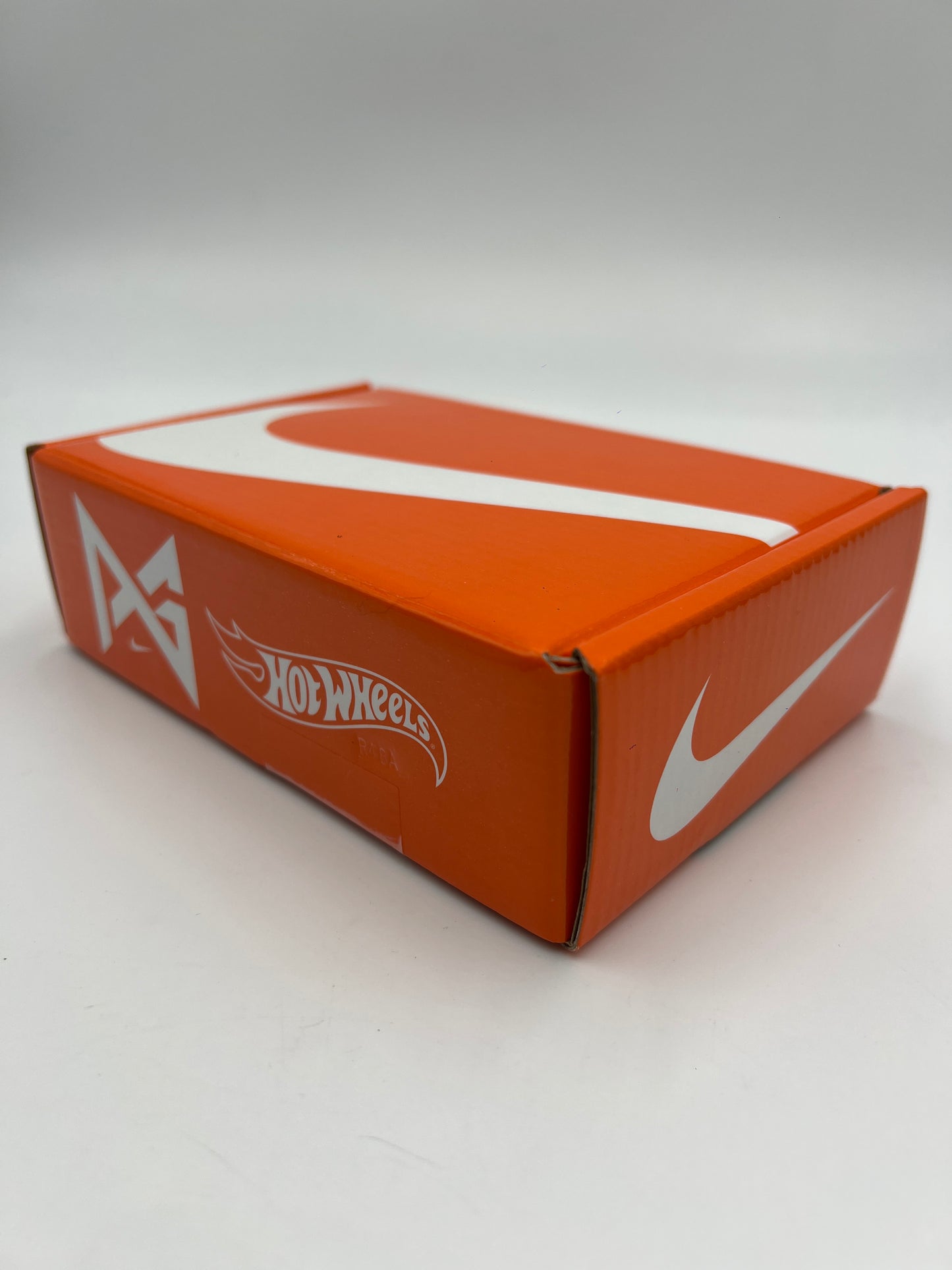 2022 Hot Wheels RLC Paul George x Nike Circle Tracker Orange