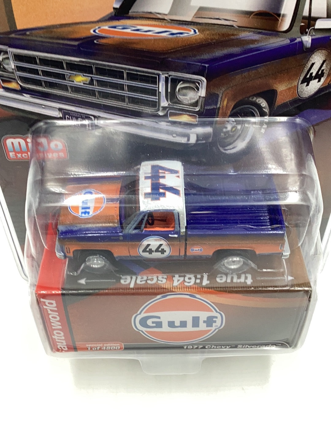 Auto world mijo exclusive 1977 Chevy Silverado Gulf 1 of 4800 182A