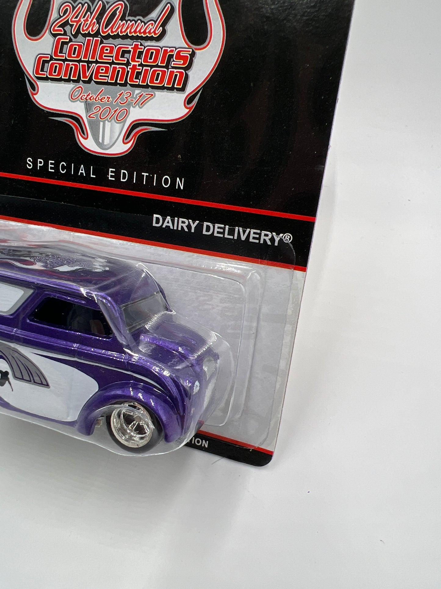 2010 Hot Wheels 24th Annual Collectors Convention LA #2384/2400 Dairy Delivery W/Protector