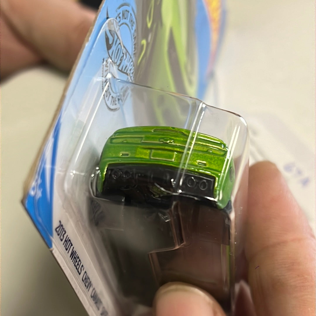 2020 HOT WHEELS TREASURE HUNT #143 2013 Hot Wheels Chevy Camaro Special Edition 67A *cracked blister*