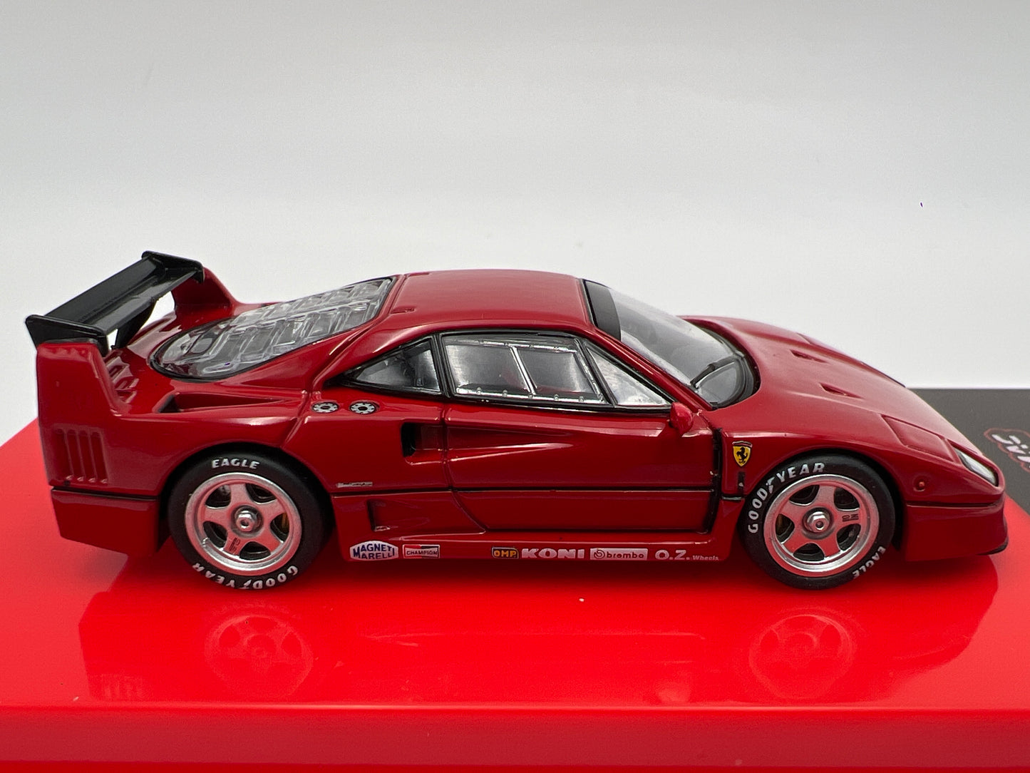 Tarmac Works x IXO Models Ferrari F40 Red