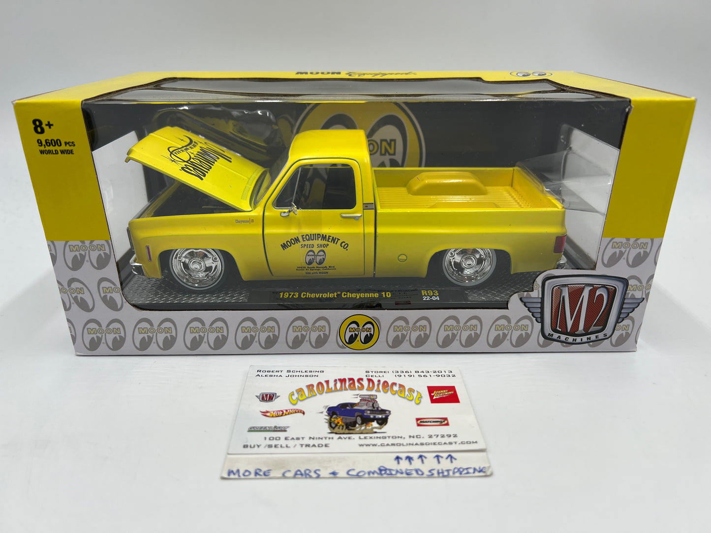 M2 Machines 1/24 Moon Equipped 1973 Chevrolet Cheyenne 10 Mooneyes Yellow R93