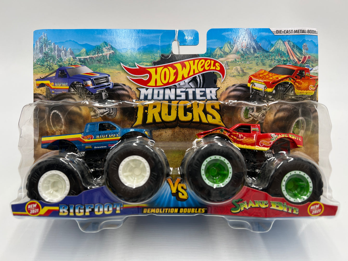 2021 Hot Wheels Monster Trucks Demolition Doubles Bigfoot Vs Snake Bite Cracked Blister