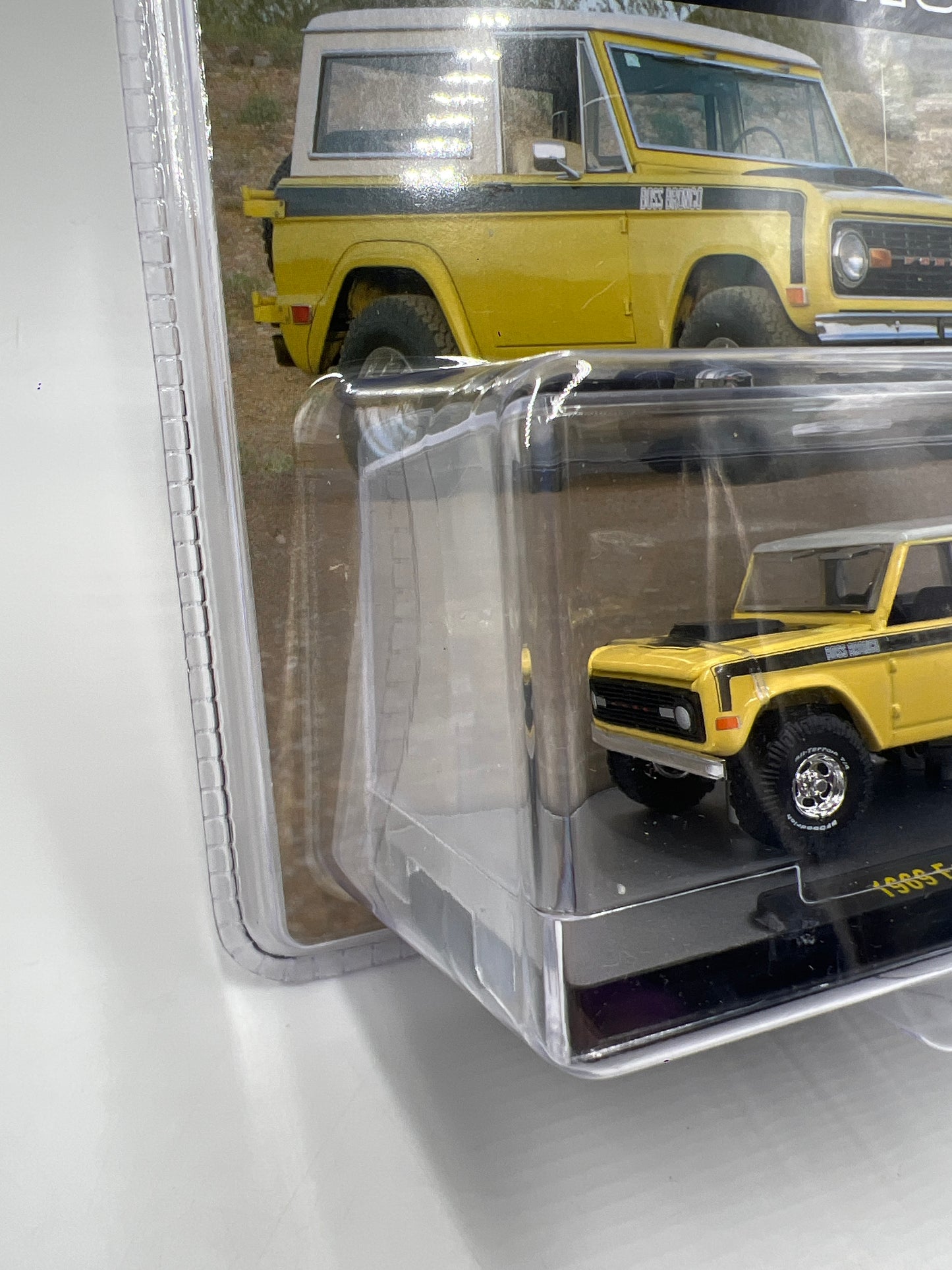 M2 Machines Hobby Exclusive 1969 Ford Bronco Yellow HS58 194E