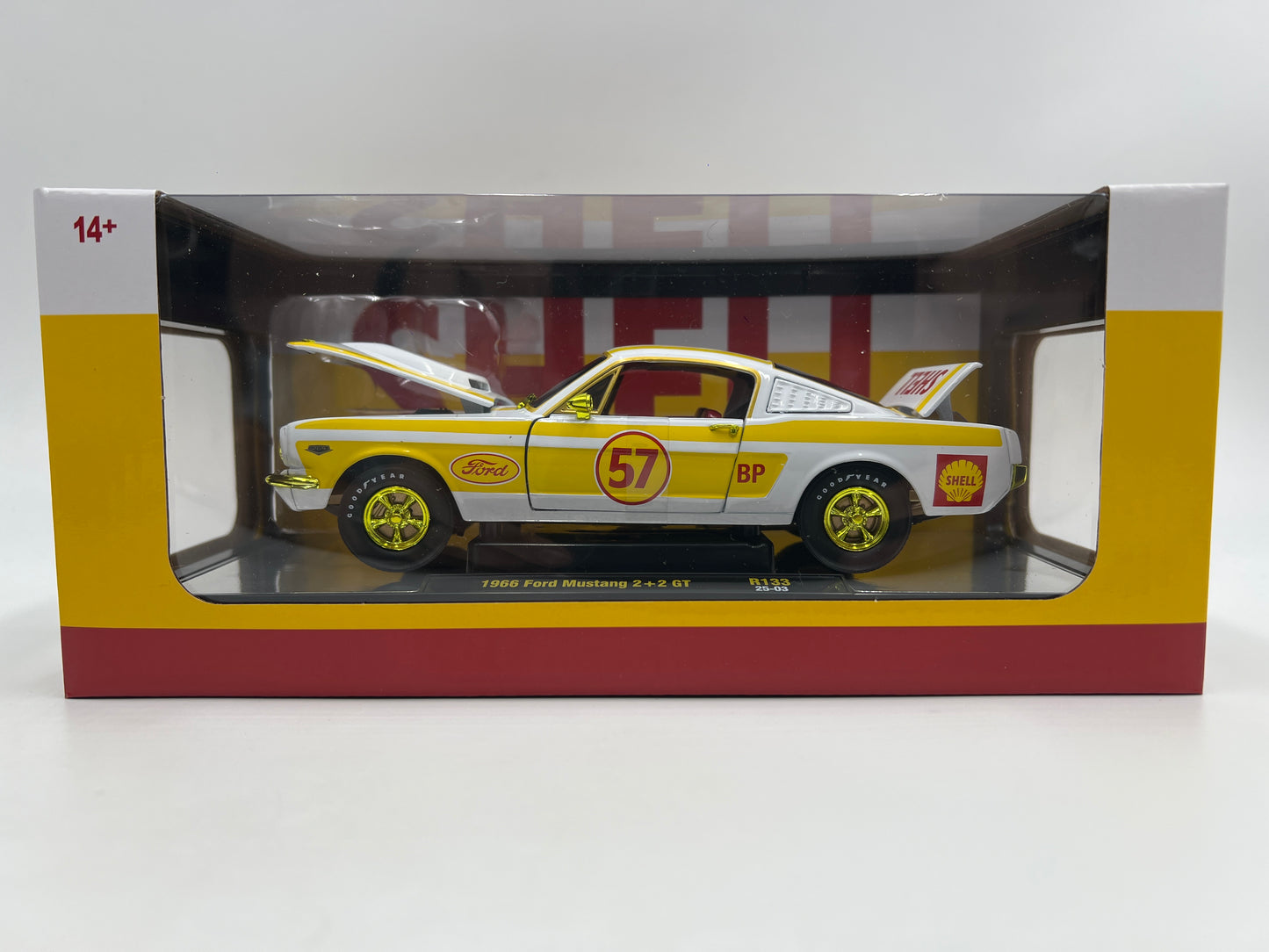 M2 Machines 1/24 CHASE Shell 1966 Ford Mustang 2+2 GT White/Yellow R133