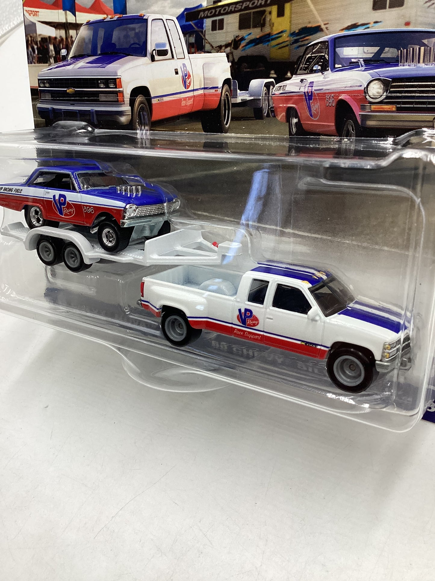 2024 Hot Wheels Team Transport #68 63 Chevy Nova & 88 Chevy Silverado 3500 278I