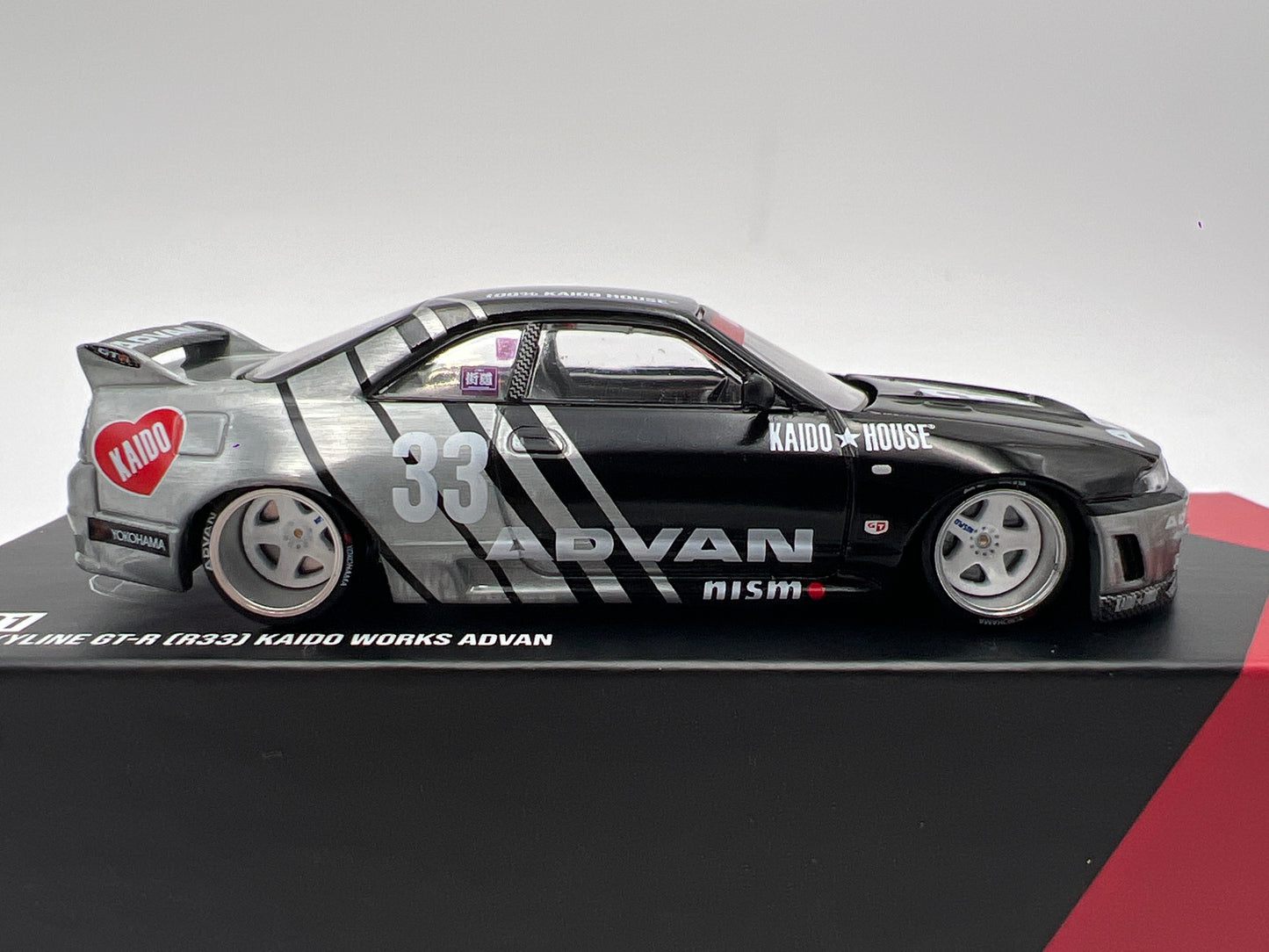 Mini GT Kaido House #191 CHASE Nissan Skyline GT-R R33 Kaido Works Advan