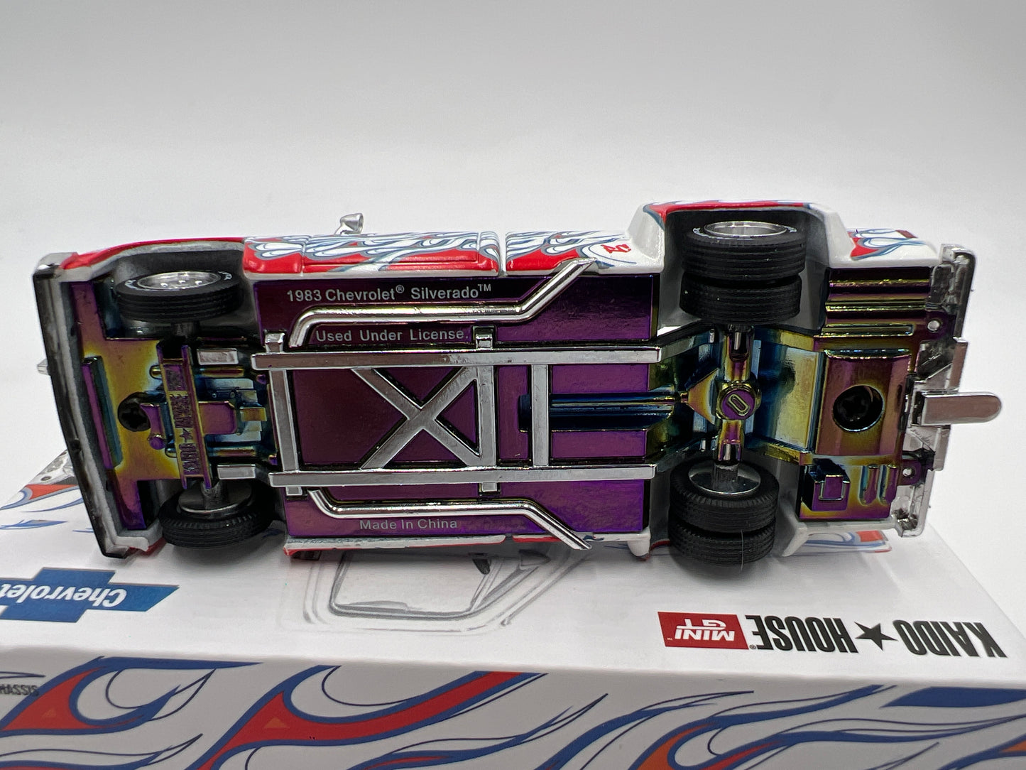 Mini GT x Kaido House #157 Chevrolet Silverado Dually On Fire V2 White