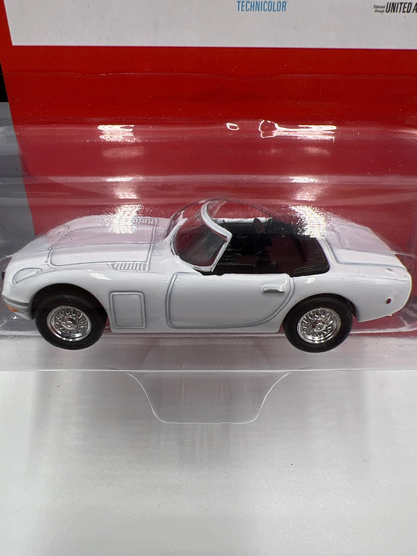 Johnny Lightning Pop Culture 007 You Only Live Twice Release 2 #4 1967 Toyota 2000GT White 232D