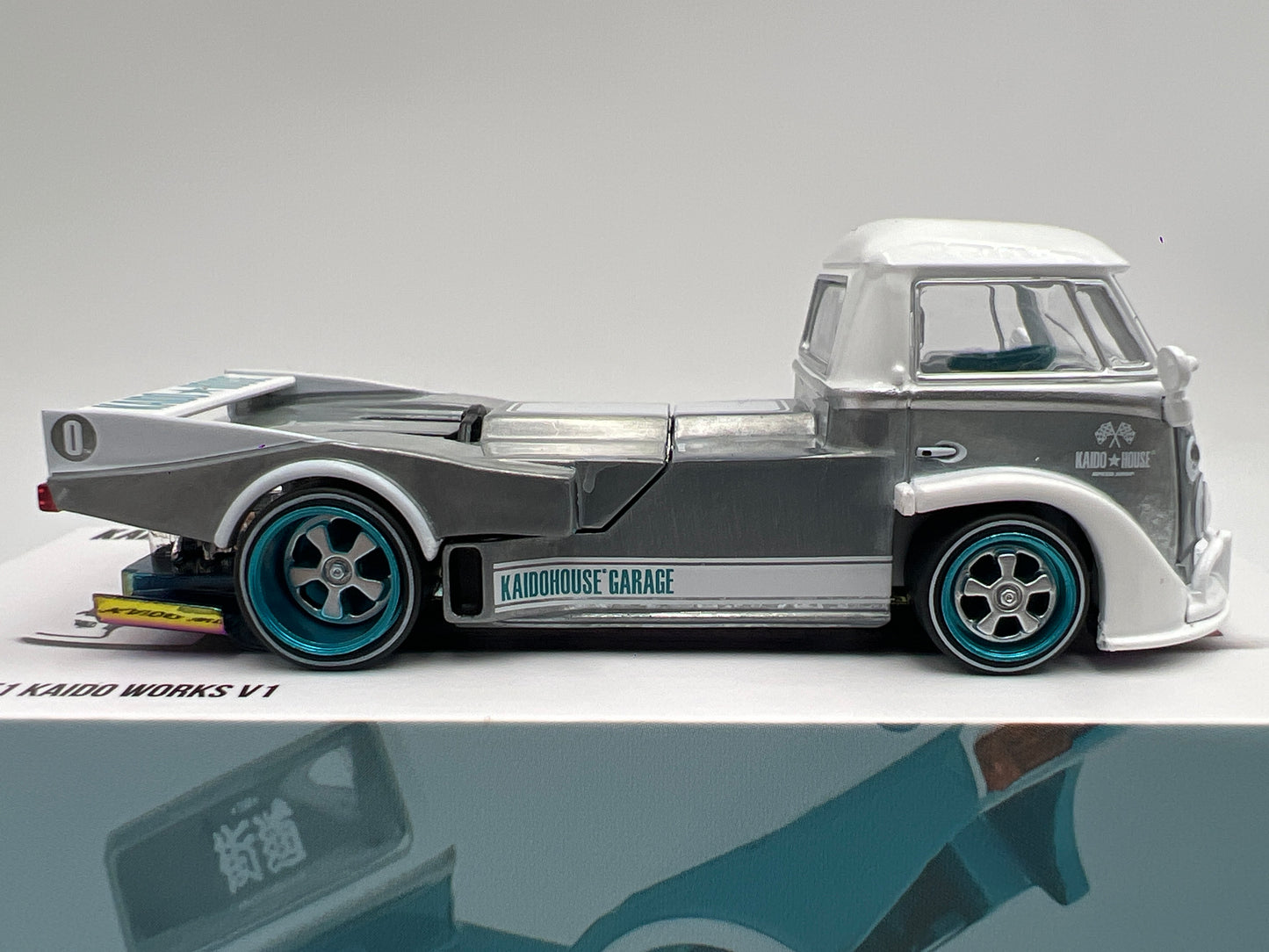 Mini GT Kaido House #220 CHASE Volkswagen T1 Kaido Works V1 Turquoise